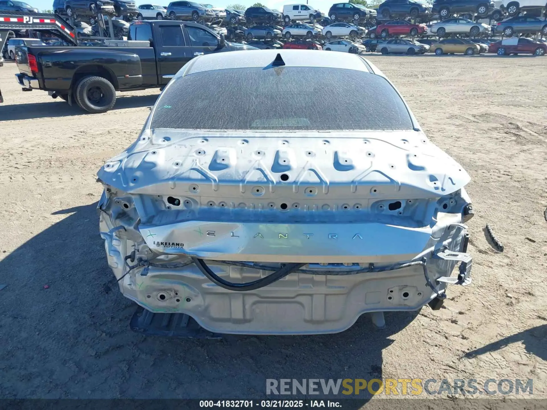 6 Photograph of a damaged car 5NPLM4AG3NH081249 HYUNDAI ELANTRA 2022