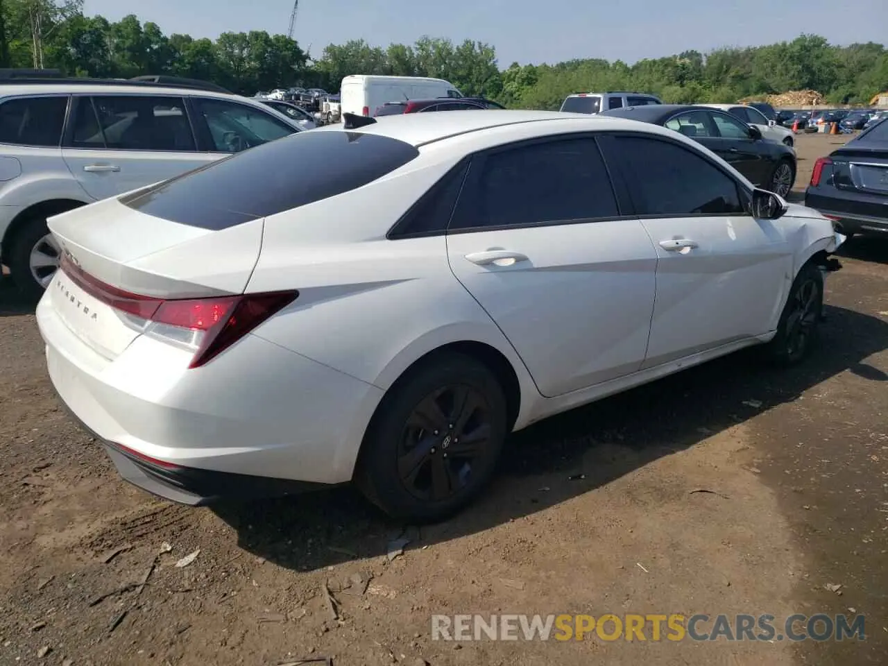 3 Photograph of a damaged car 5NPLM4AG4NH069868 HYUNDAI ELANTRA 2022