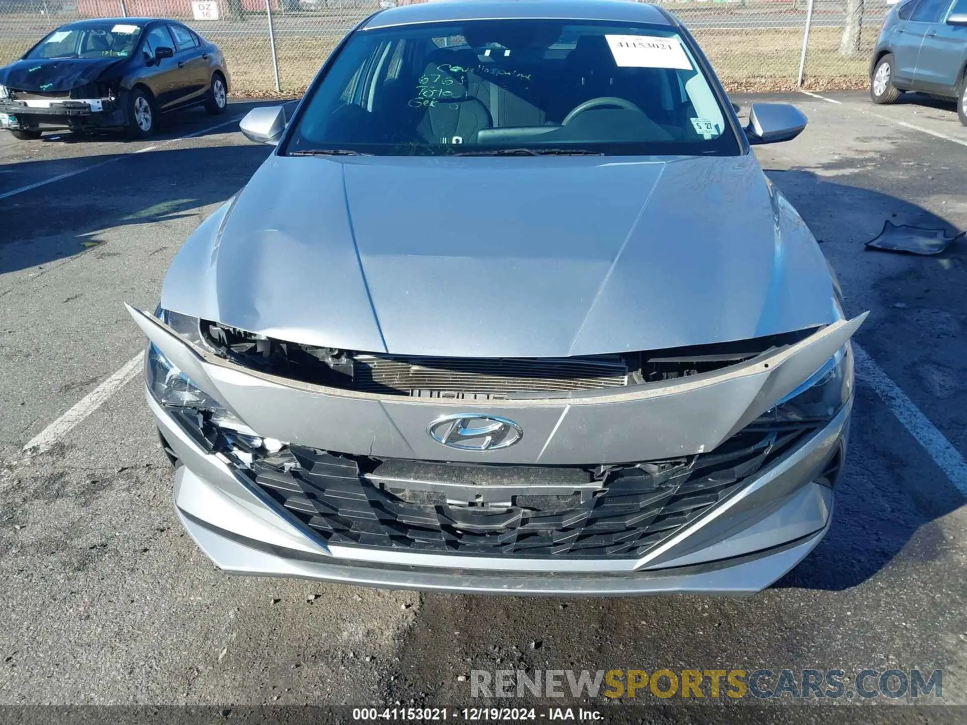 6 Photograph of a damaged car 5NPLM4AG4NH081132 HYUNDAI ELANTRA 2022