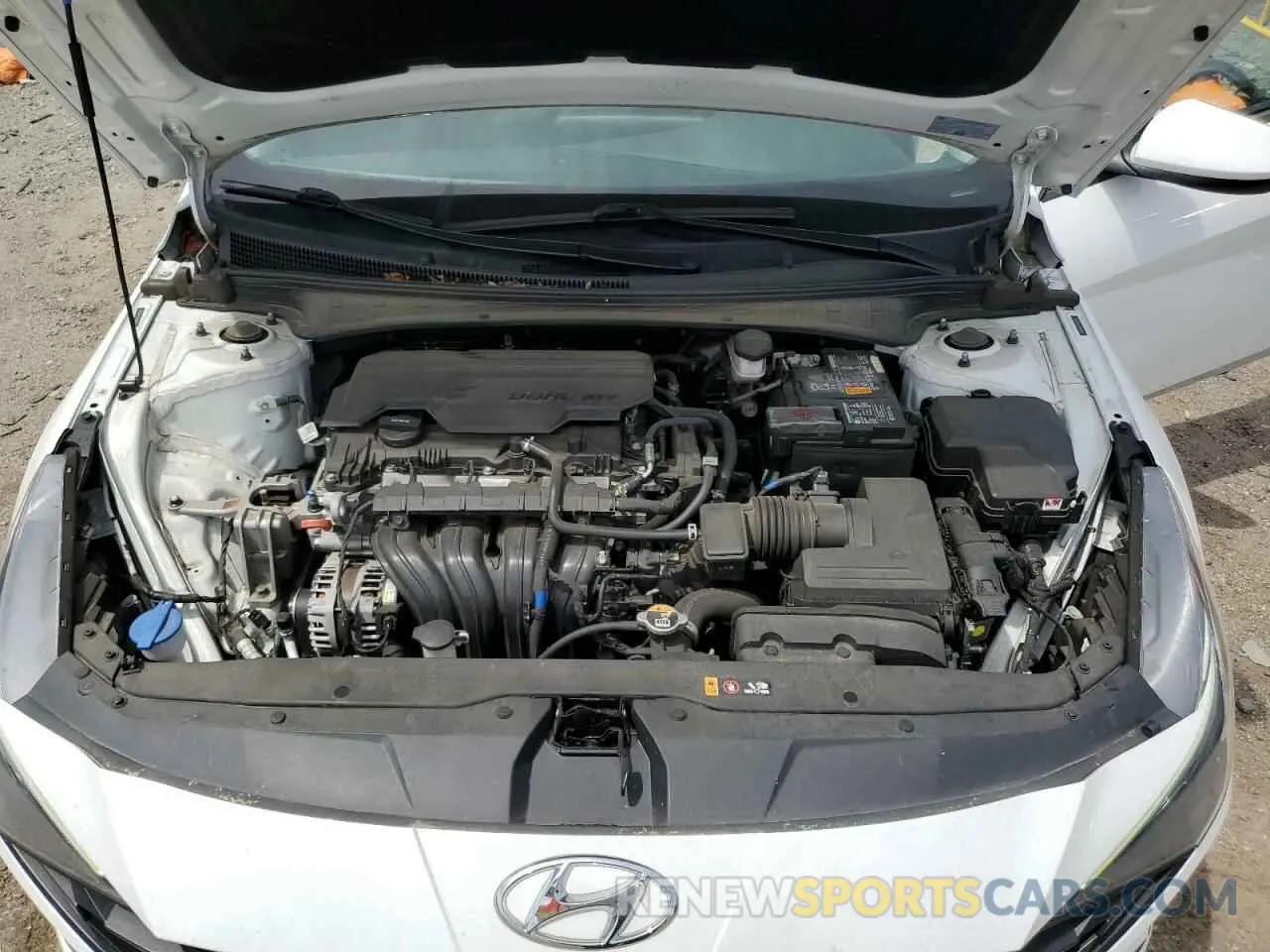 11 Photograph of a damaged car 5NPLM4AG5NH055932 HYUNDAI ELANTRA 2022