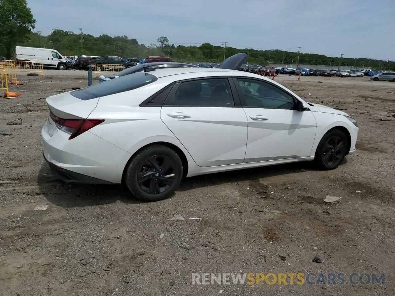 3 Photograph of a damaged car 5NPLM4AG5NH055932 HYUNDAI ELANTRA 2022