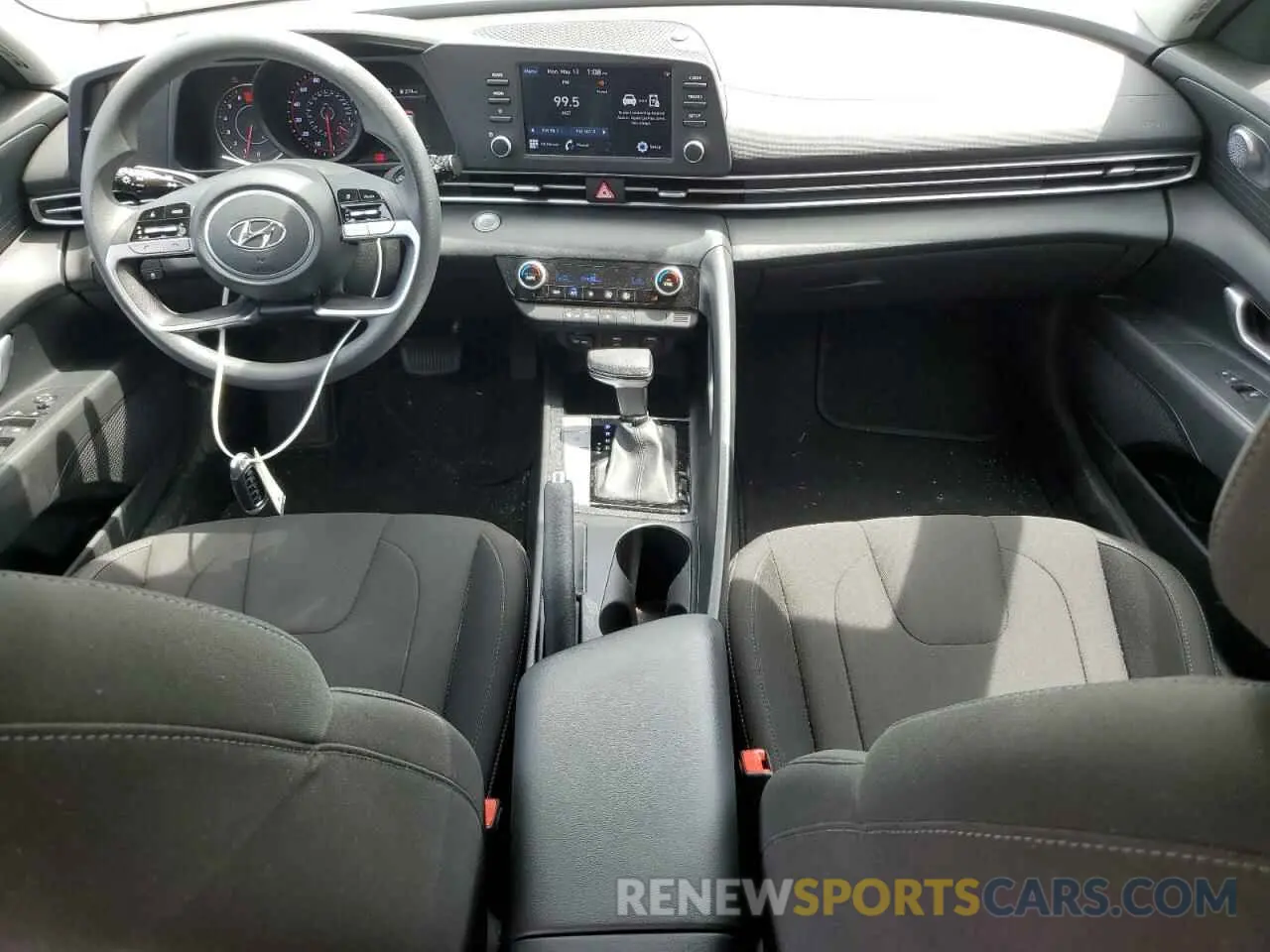 8 Photograph of a damaged car 5NPLM4AG5NH055932 HYUNDAI ELANTRA 2022