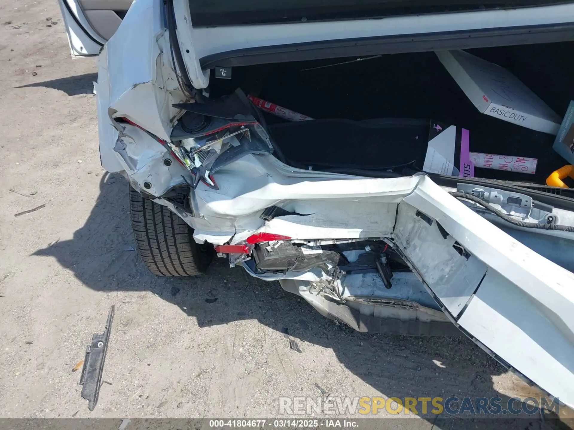6 Photograph of a damaged car 5NPLM4AG5NH067787 HYUNDAI ELANTRA 2022