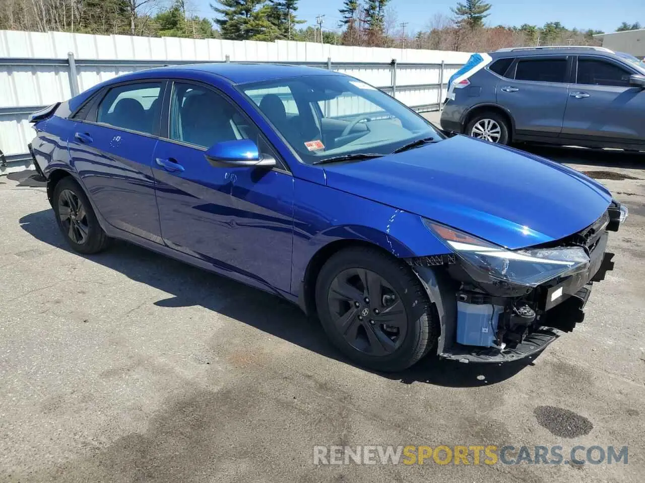 4 Photograph of a damaged car 5NPLM4AG5NH074965 HYUNDAI ELANTRA 2022