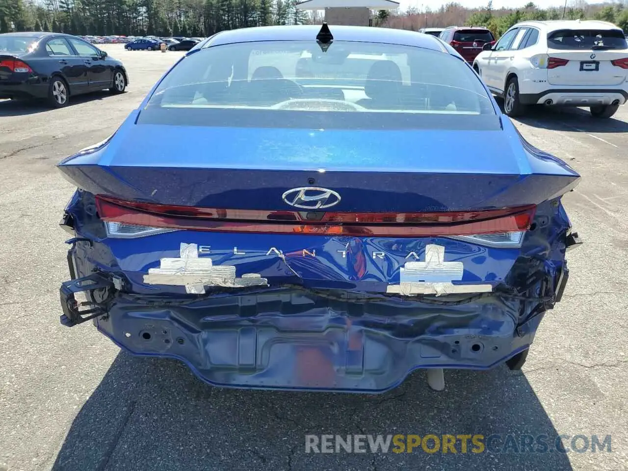 6 Photograph of a damaged car 5NPLM4AG5NH074965 HYUNDAI ELANTRA 2022