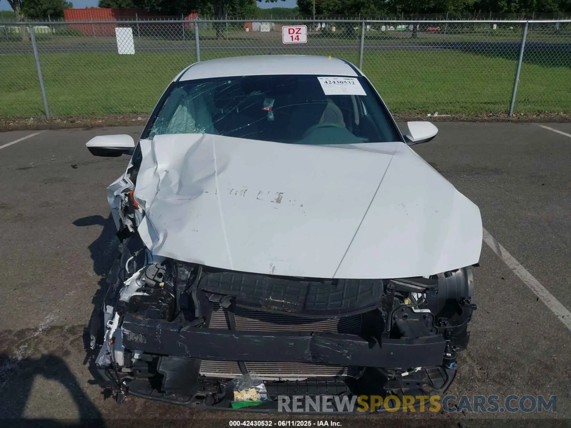 12 Photograph of a damaged car 5NPLM4AG5NH081026 HYUNDAI ELANTRA 2022
