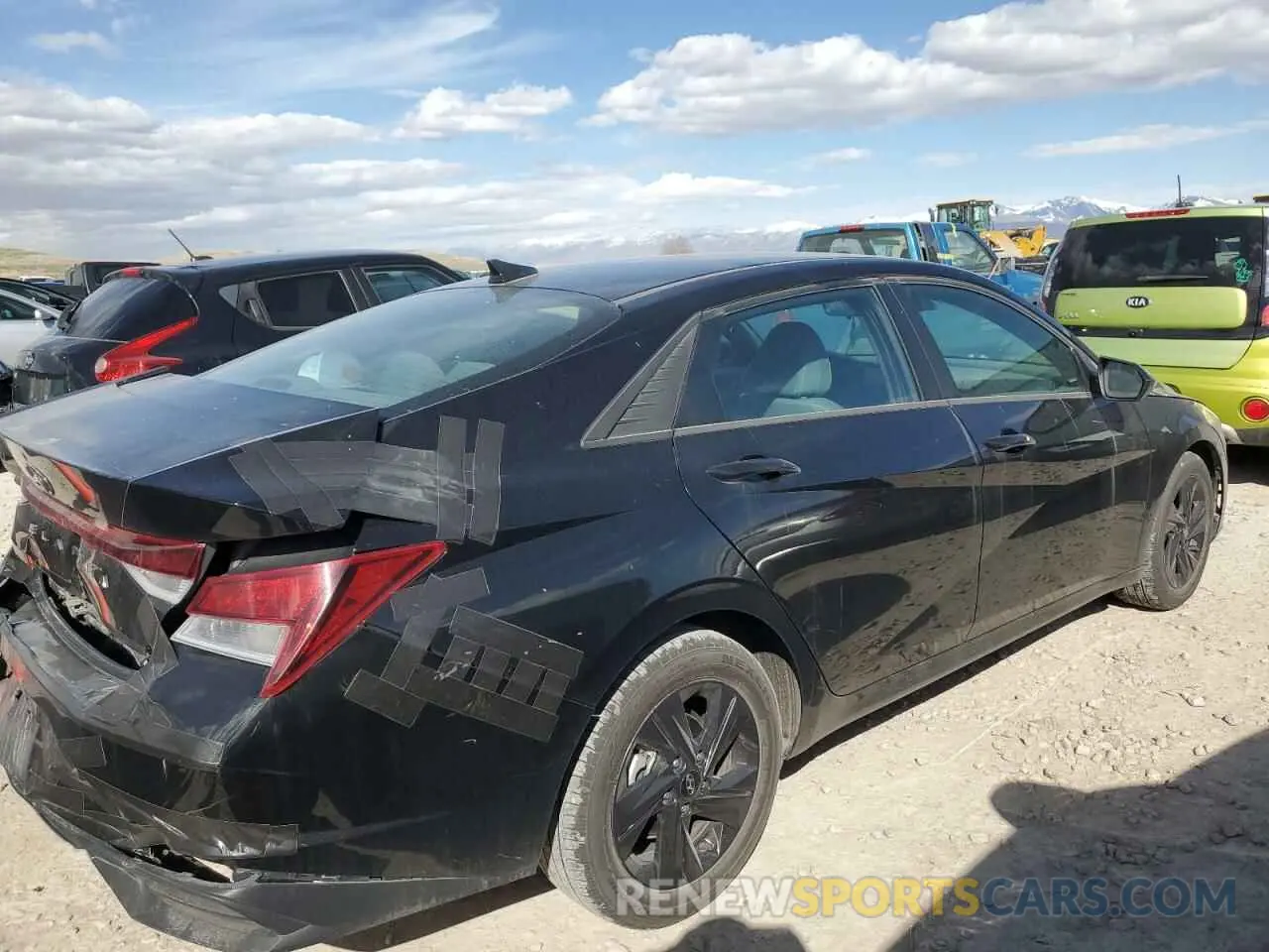 3 Photograph of a damaged car 5NPLM4AG5NH082810 HYUNDAI ELANTRA 2022