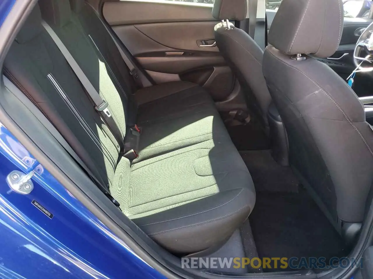 11 Photograph of a damaged car 5NPLM4AG5NH085920 HYUNDAI ELANTRA 2022