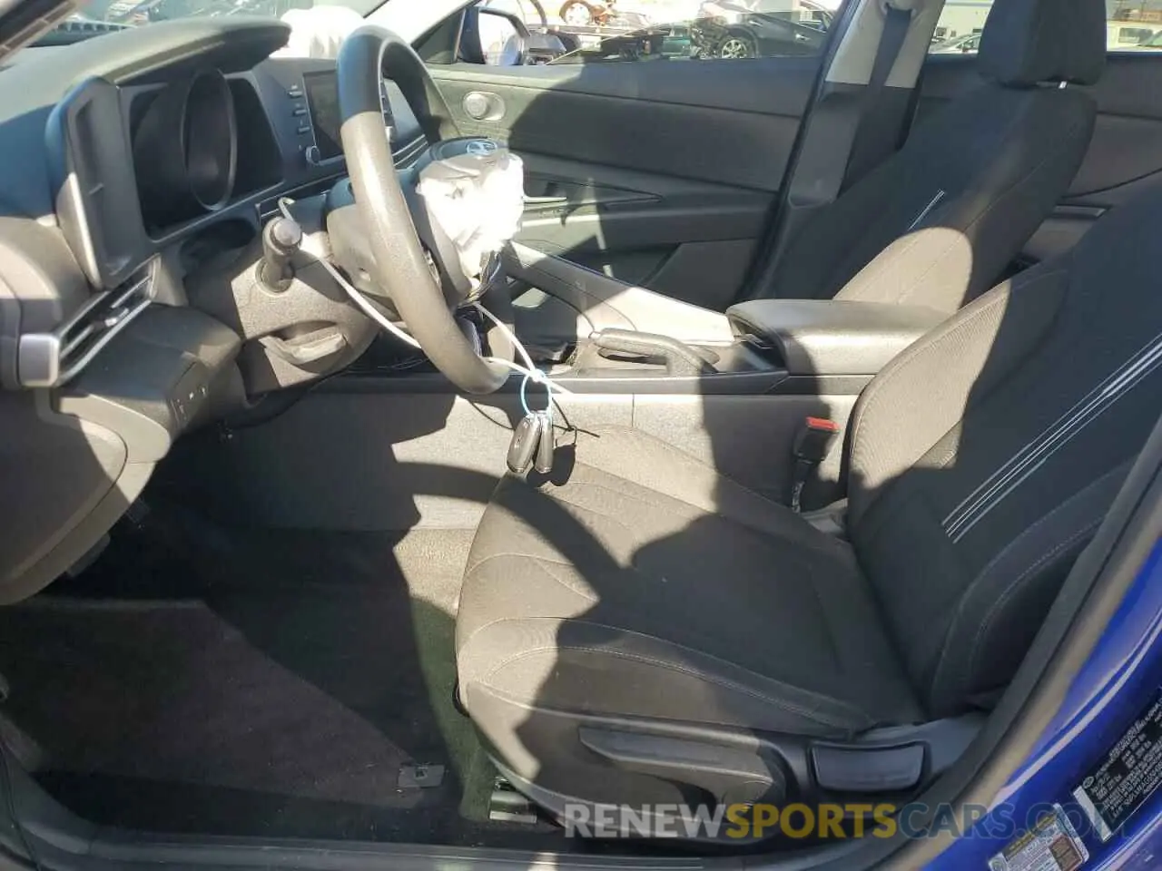 7 Photograph of a damaged car 5NPLM4AG5NH085920 HYUNDAI ELANTRA 2022