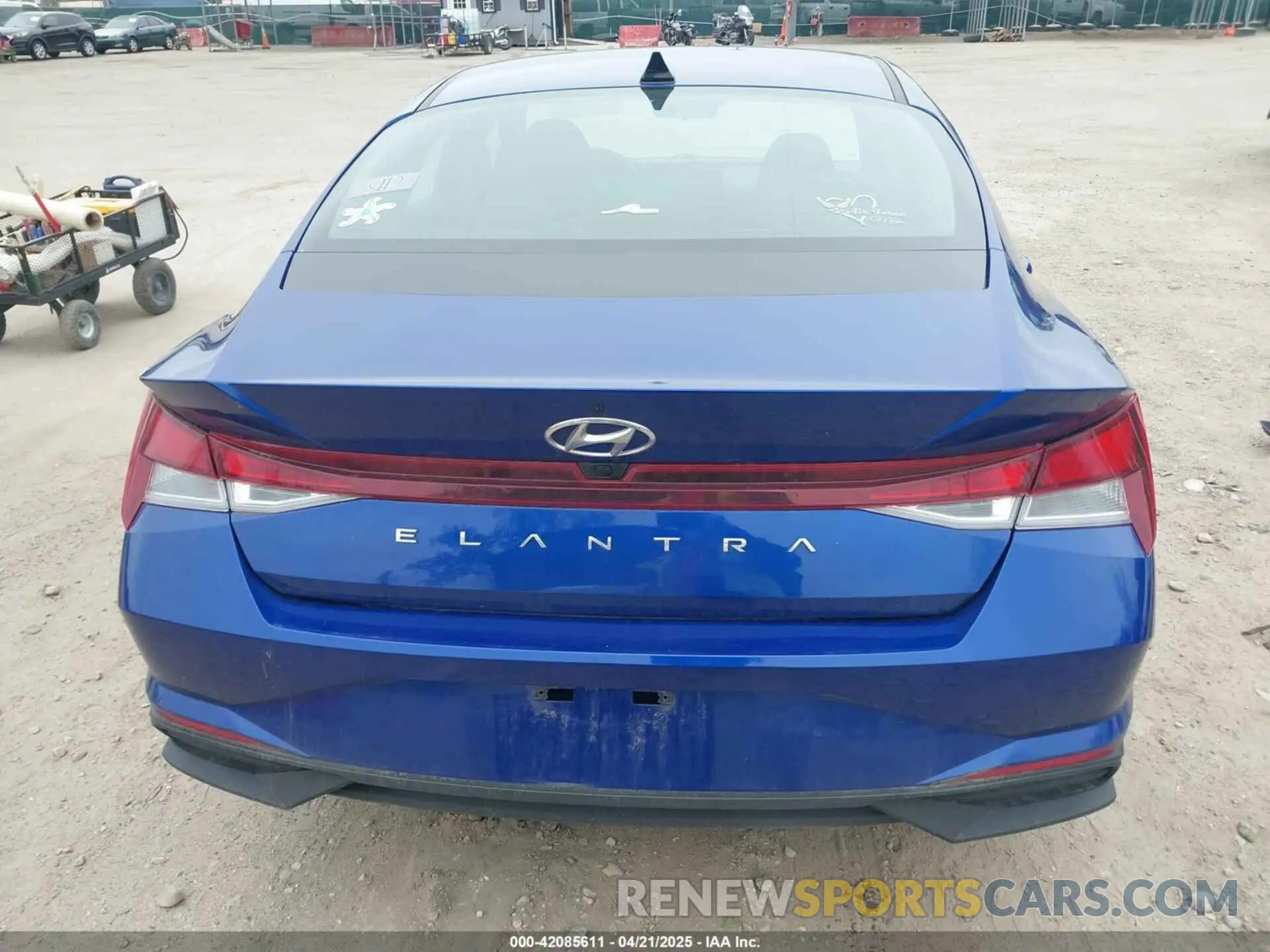16 Photograph of a damaged car 5NPLM4AG6NH076238 HYUNDAI ELANTRA 2022