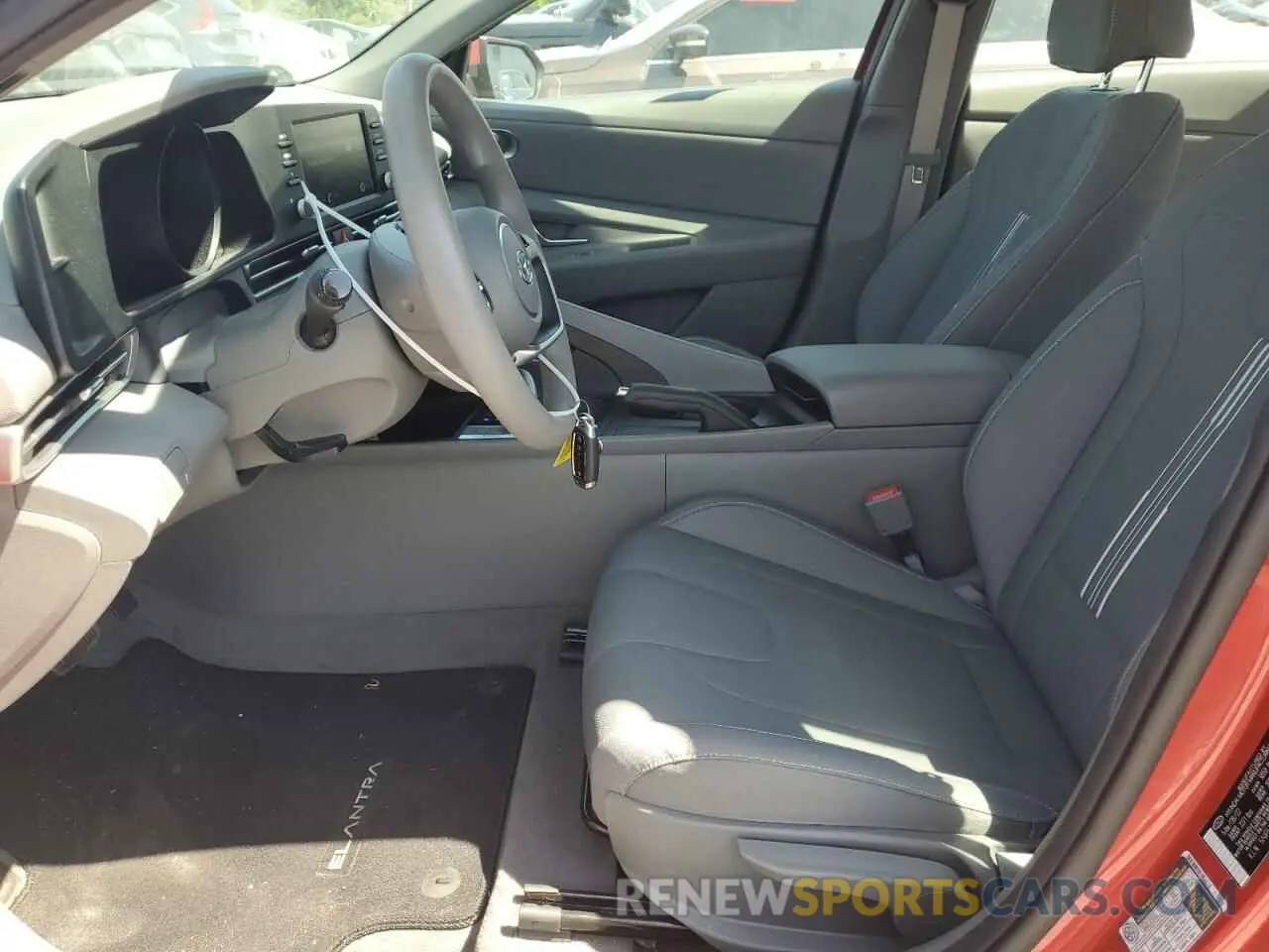 7 Photograph of a damaged car 5NPLM4AG6NH079026 HYUNDAI ELANTRA 2022