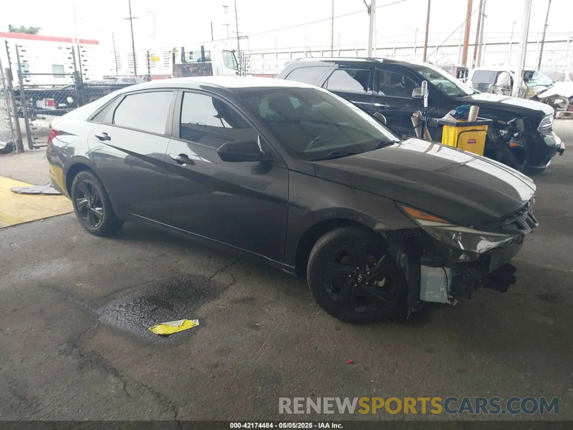 1 Photograph of a damaged car 5NPLM4AG6NH083707 HYUNDAI ELANTRA 2022