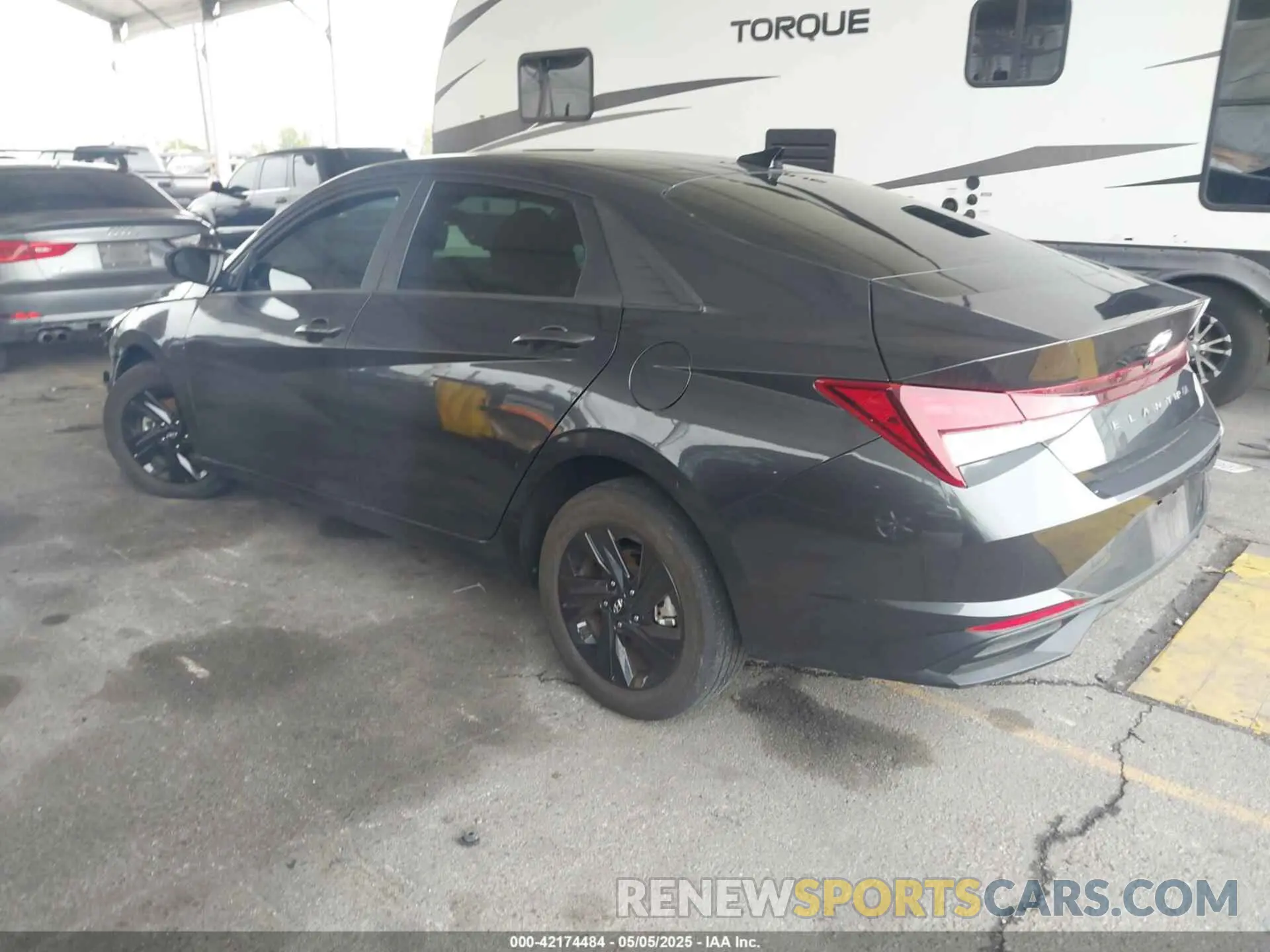 3 Photograph of a damaged car 5NPLM4AG6NH083707 HYUNDAI ELANTRA 2022