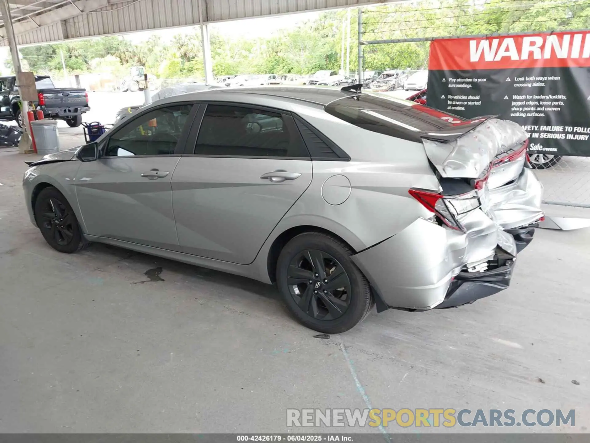 14 Photograph of a damaged car 5NPLM4AG7NH060954 HYUNDAI ELANTRA 2022