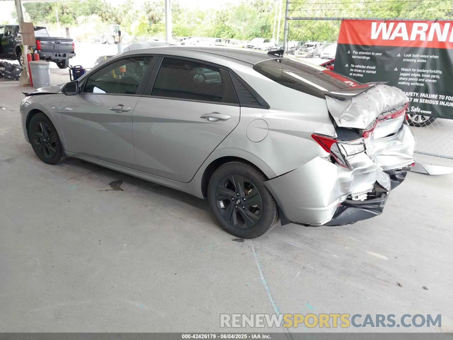 3 Photograph of a damaged car 5NPLM4AG7NH060954 HYUNDAI ELANTRA 2022
