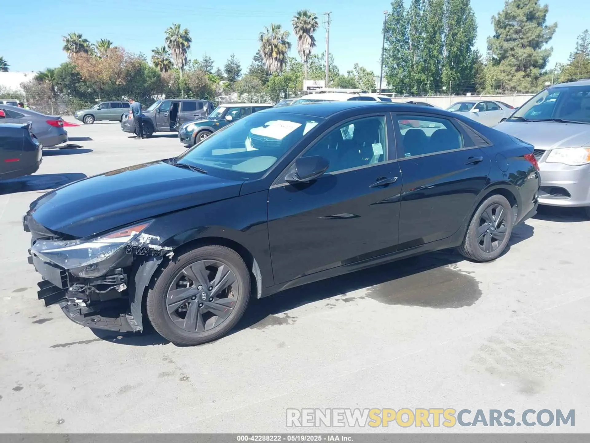 2 Photograph of a damaged car 5NPLM4AG7NH068312 HYUNDAI ELANTRA 2022