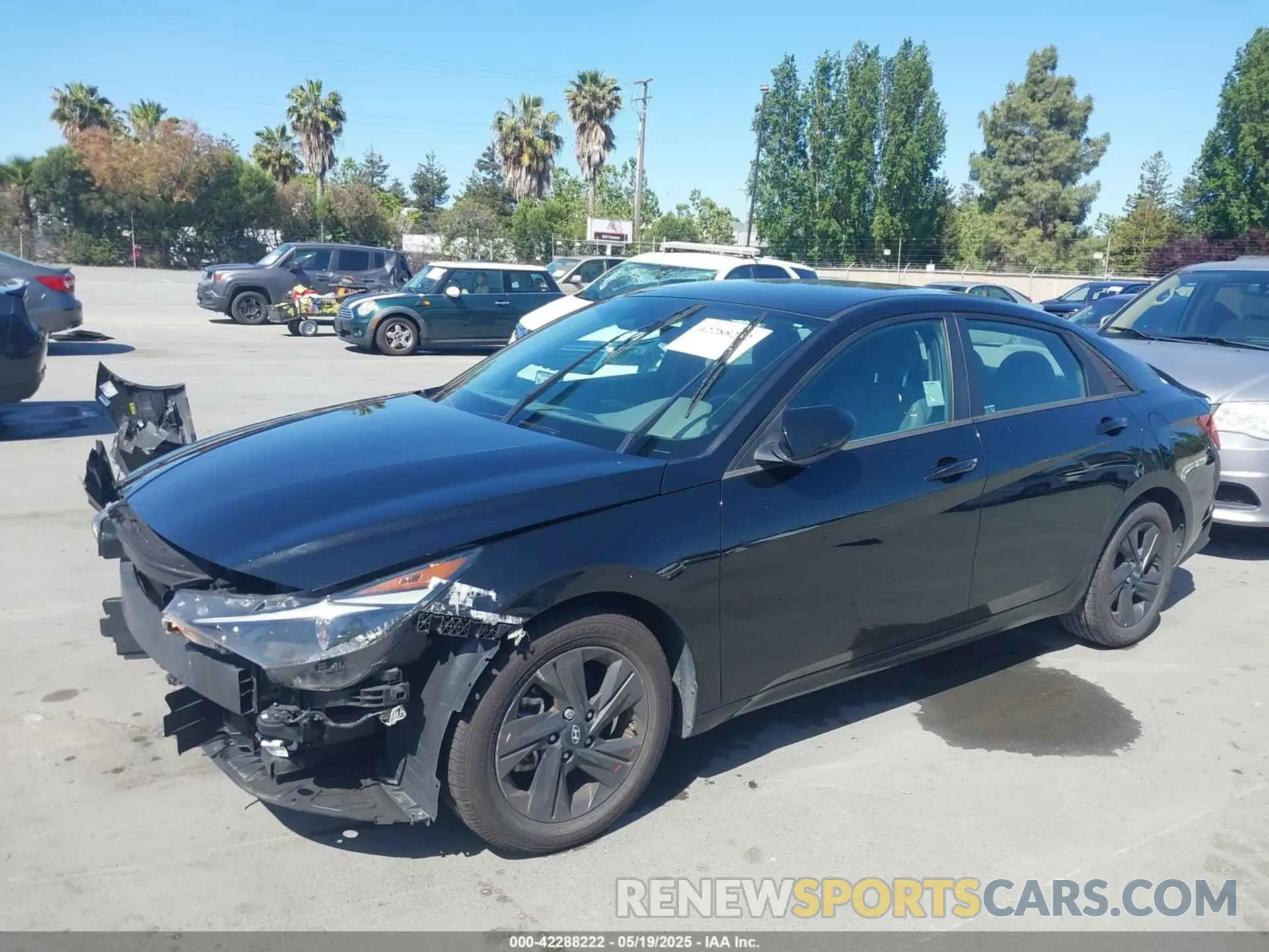 6 Photograph of a damaged car 5NPLM4AG7NH068312 HYUNDAI ELANTRA 2022