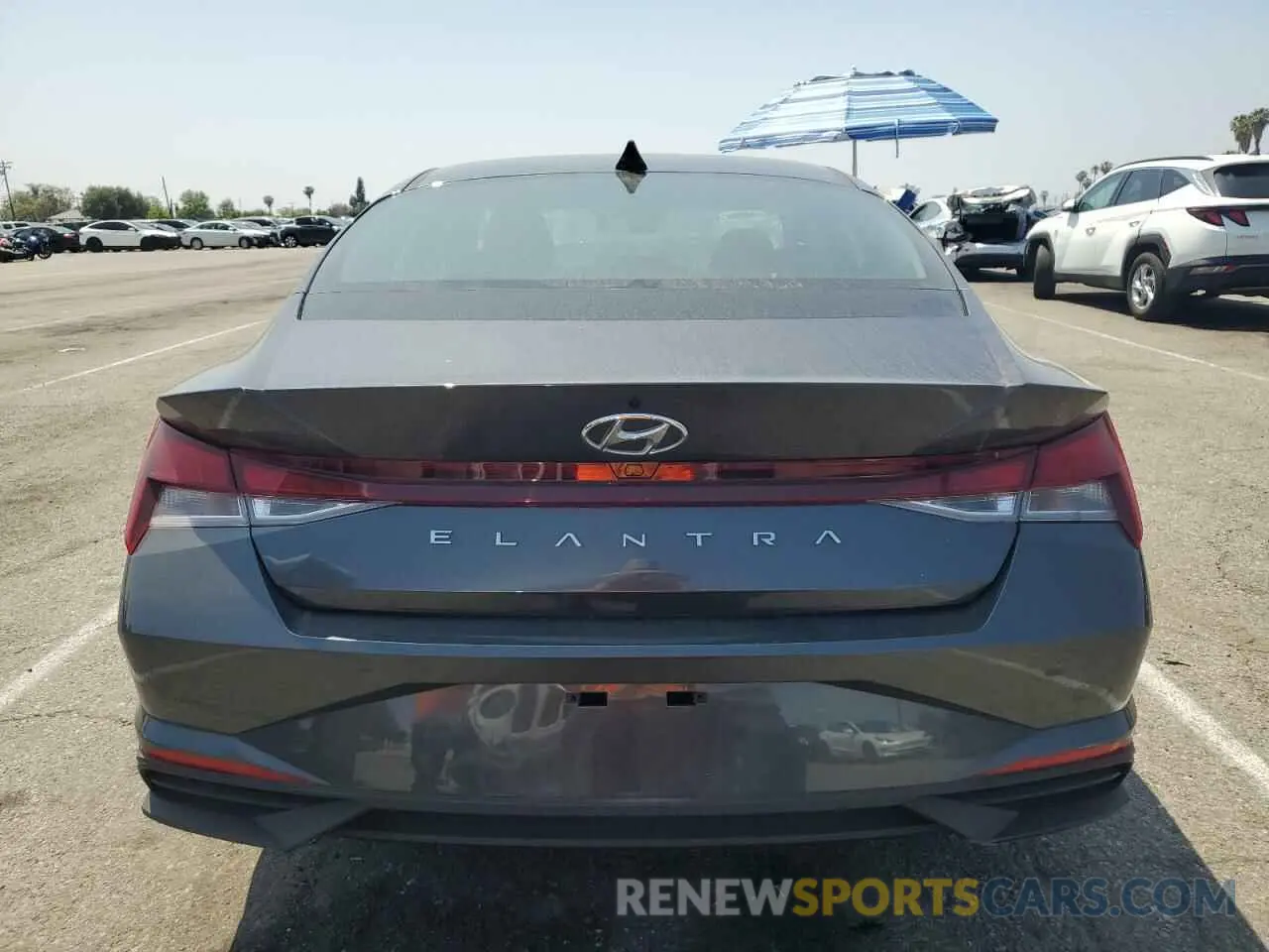 6 Photograph of a damaged car 5NPLM4AG8NH078072 HYUNDAI ELANTRA 2022