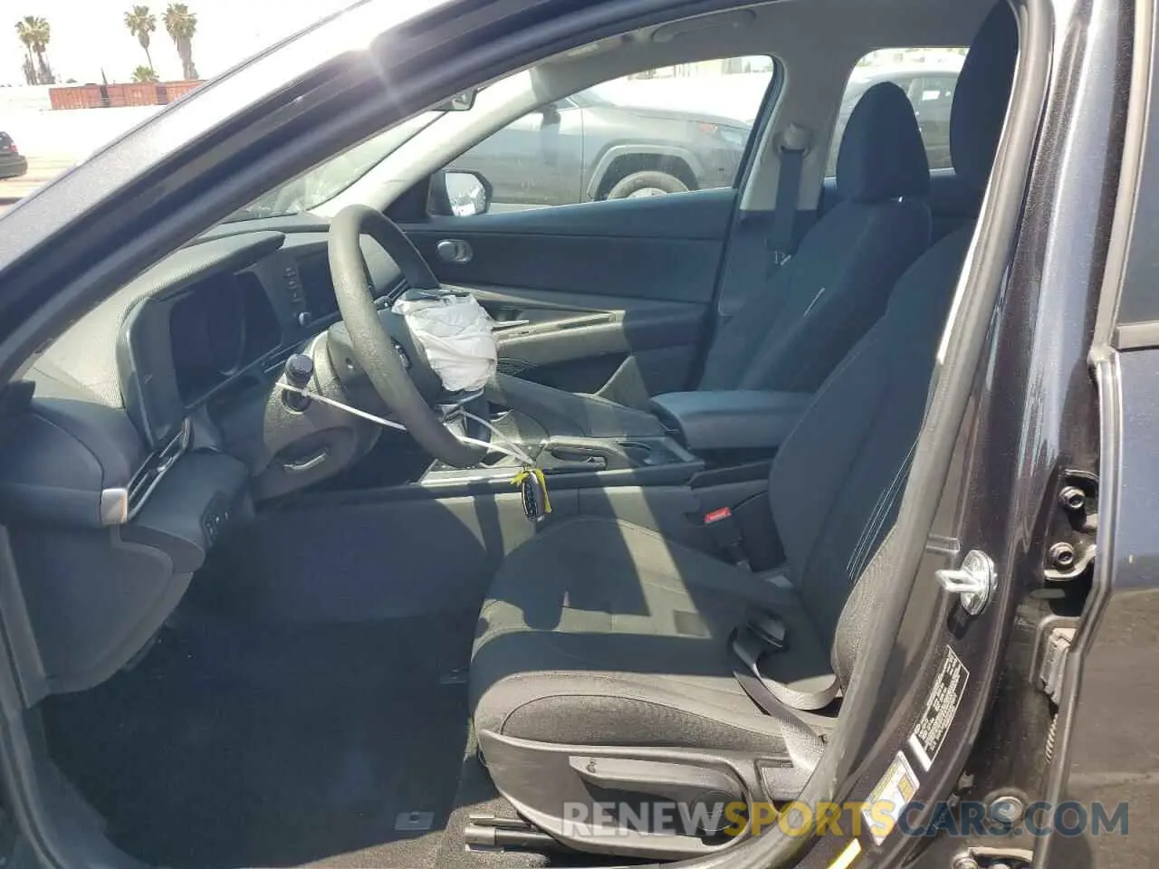 7 Photograph of a damaged car 5NPLM4AG8NH078072 HYUNDAI ELANTRA 2022