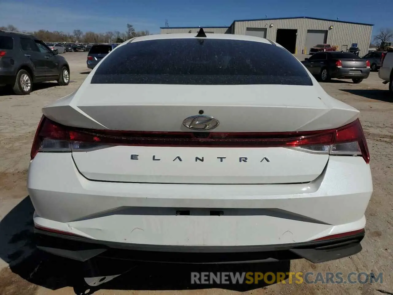 6 Photograph of a damaged car 5NPLM4AG9NH065850 HYUNDAI ELANTRA 2022