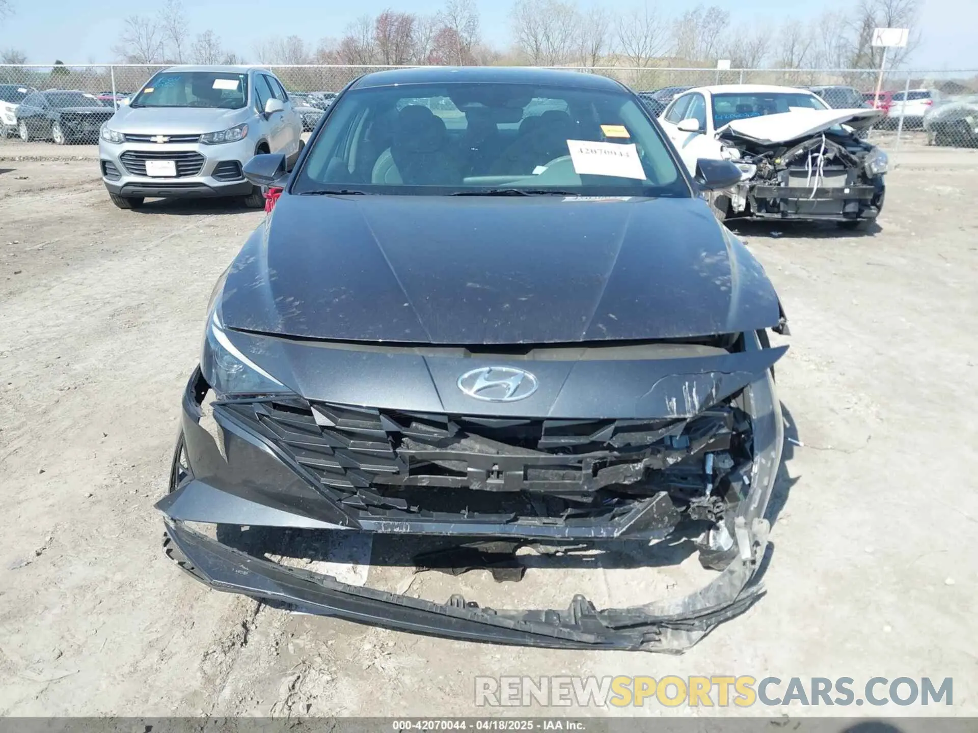 13 Photograph of a damaged car 5NPLM4AGXNH065808 HYUNDAI ELANTRA 2022