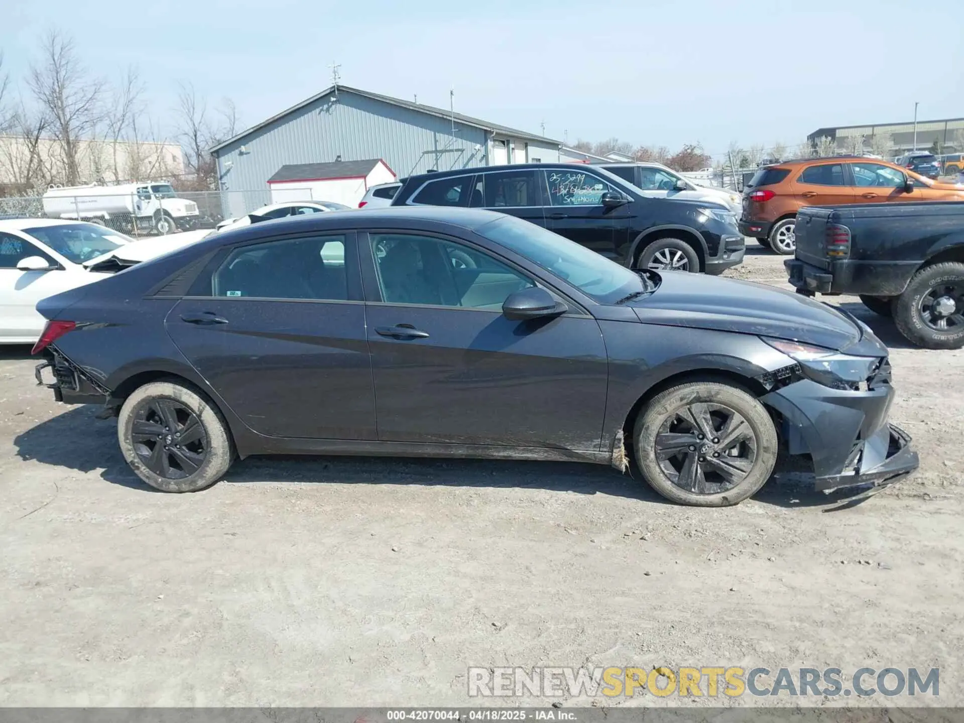 14 Photograph of a damaged car 5NPLM4AGXNH065808 HYUNDAI ELANTRA 2022
