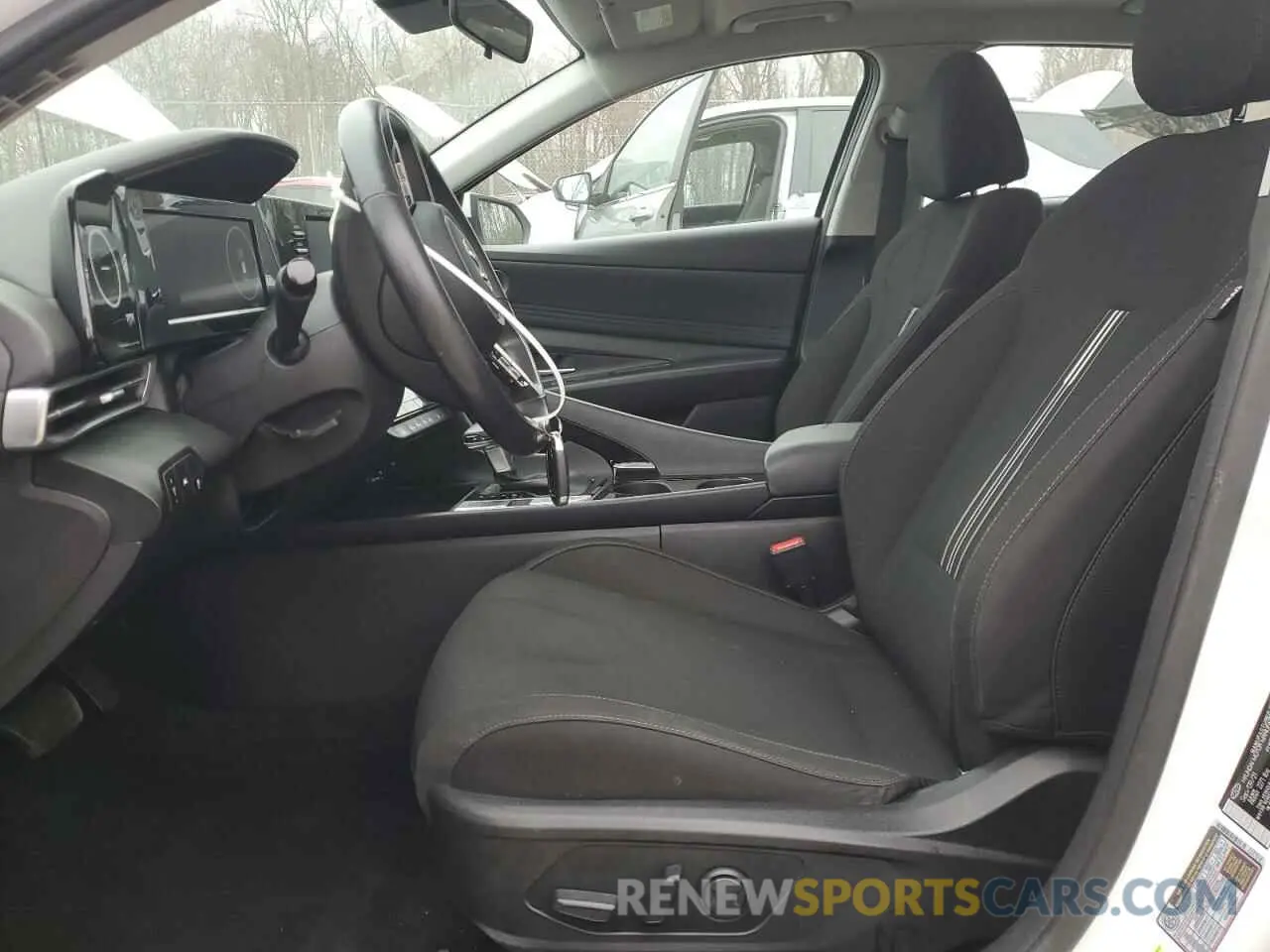 7 Photograph of a damaged car 5NPLN4AG5NH062960 HYUNDAI ELANTRA 2022