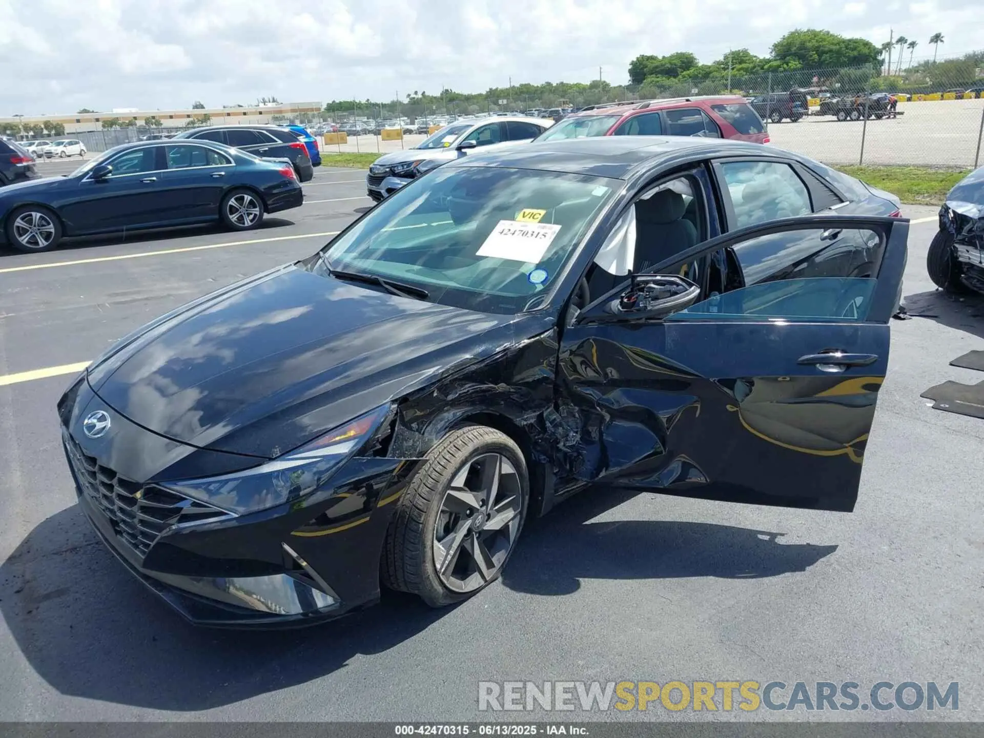 2 Photograph of a damaged car 5NPLN4AG5NH073313 HYUNDAI ELANTRA 2022