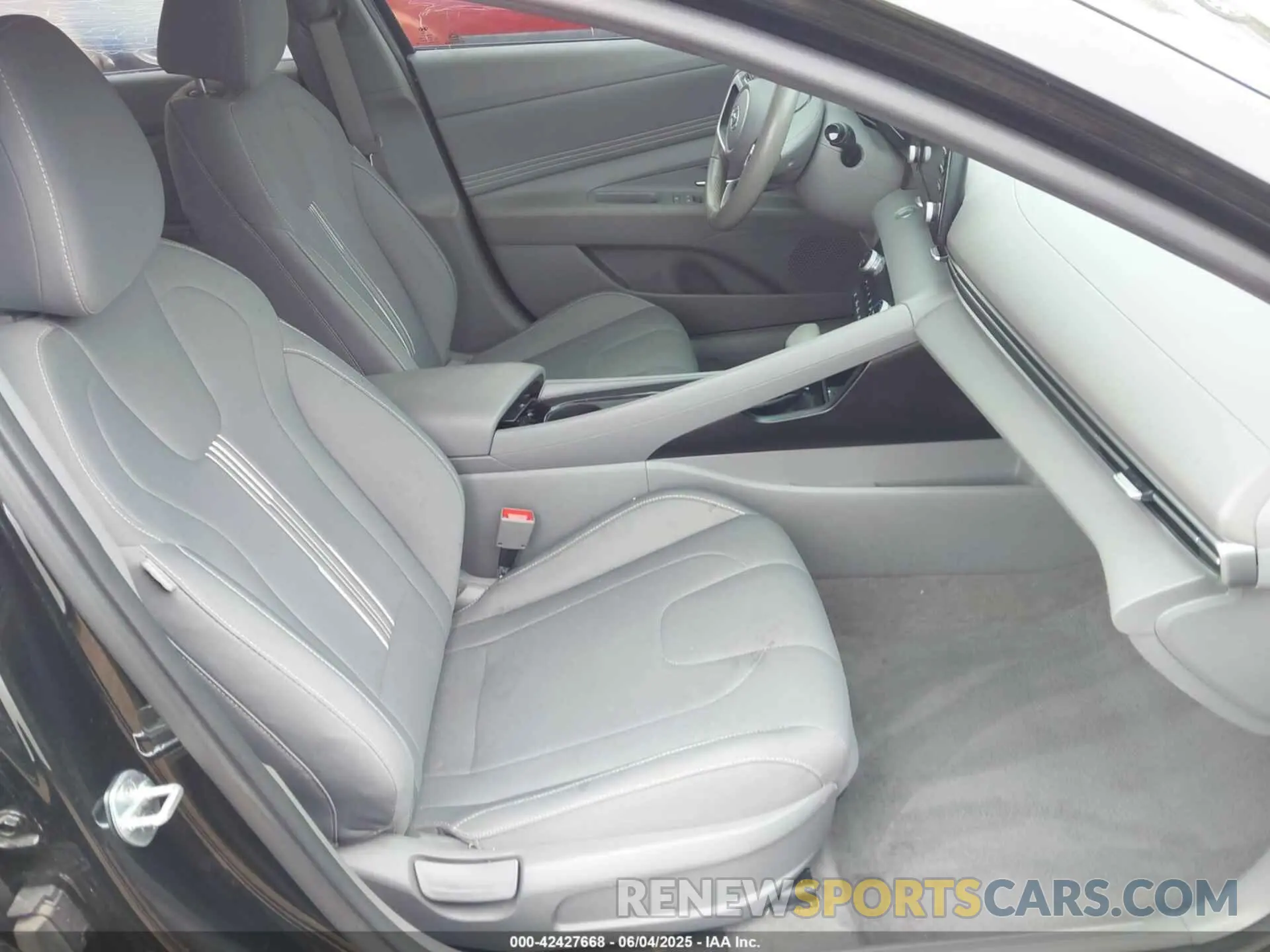 5 Photograph of a damaged car 5NPLN4AG6NH072204 HYUNDAI ELANTRA 2022