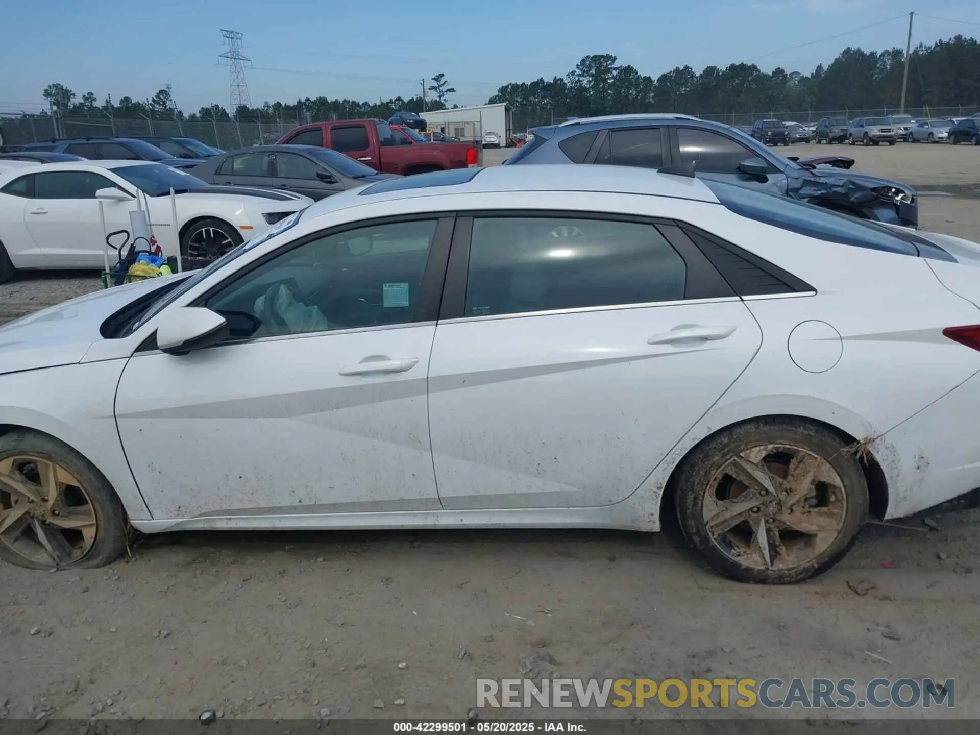14 Photograph of a damaged car 5NPLN4AG7NH068727 HYUNDAI ELANTRA 2022