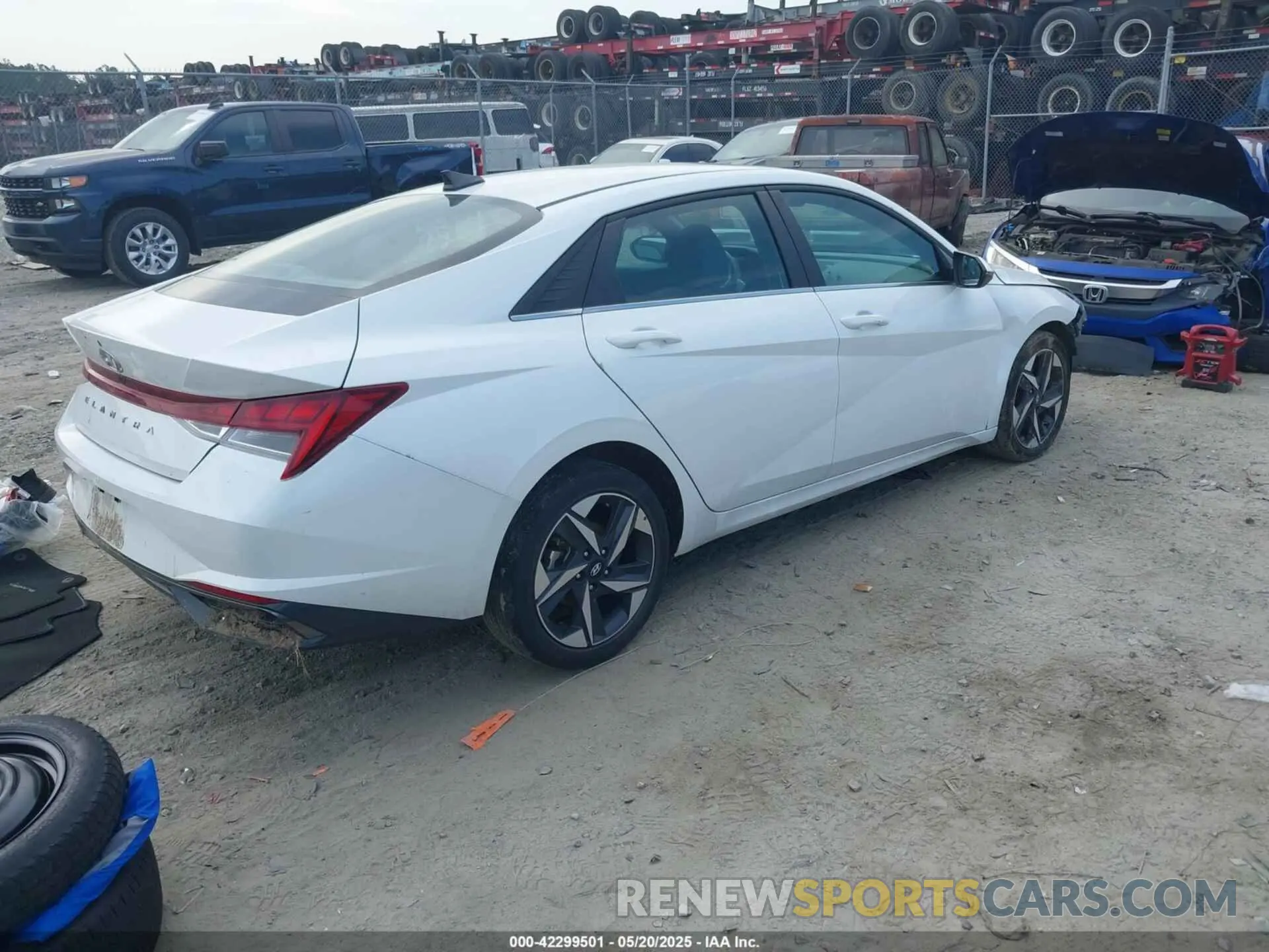 4 Photograph of a damaged car 5NPLN4AG7NH068727 HYUNDAI ELANTRA 2022