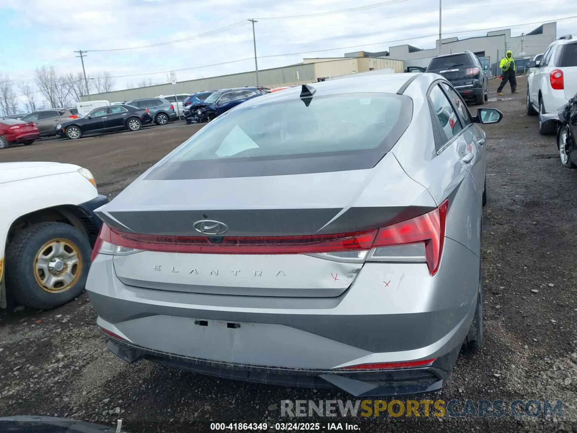 16 Photograph of a damaged car 5NPLN4AG9NH078241 HYUNDAI ELANTRA 2022
