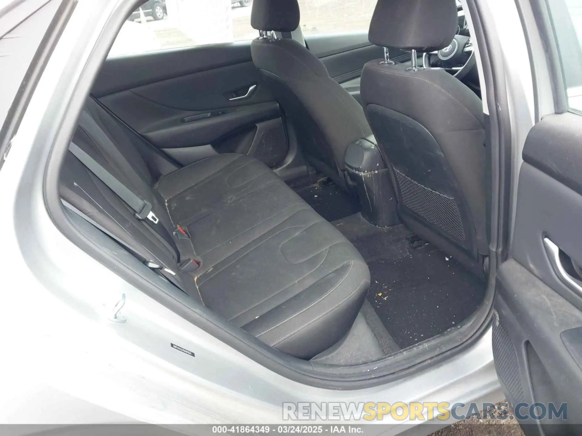 8 Photograph of a damaged car 5NPLN4AG9NH078241 HYUNDAI ELANTRA 2022