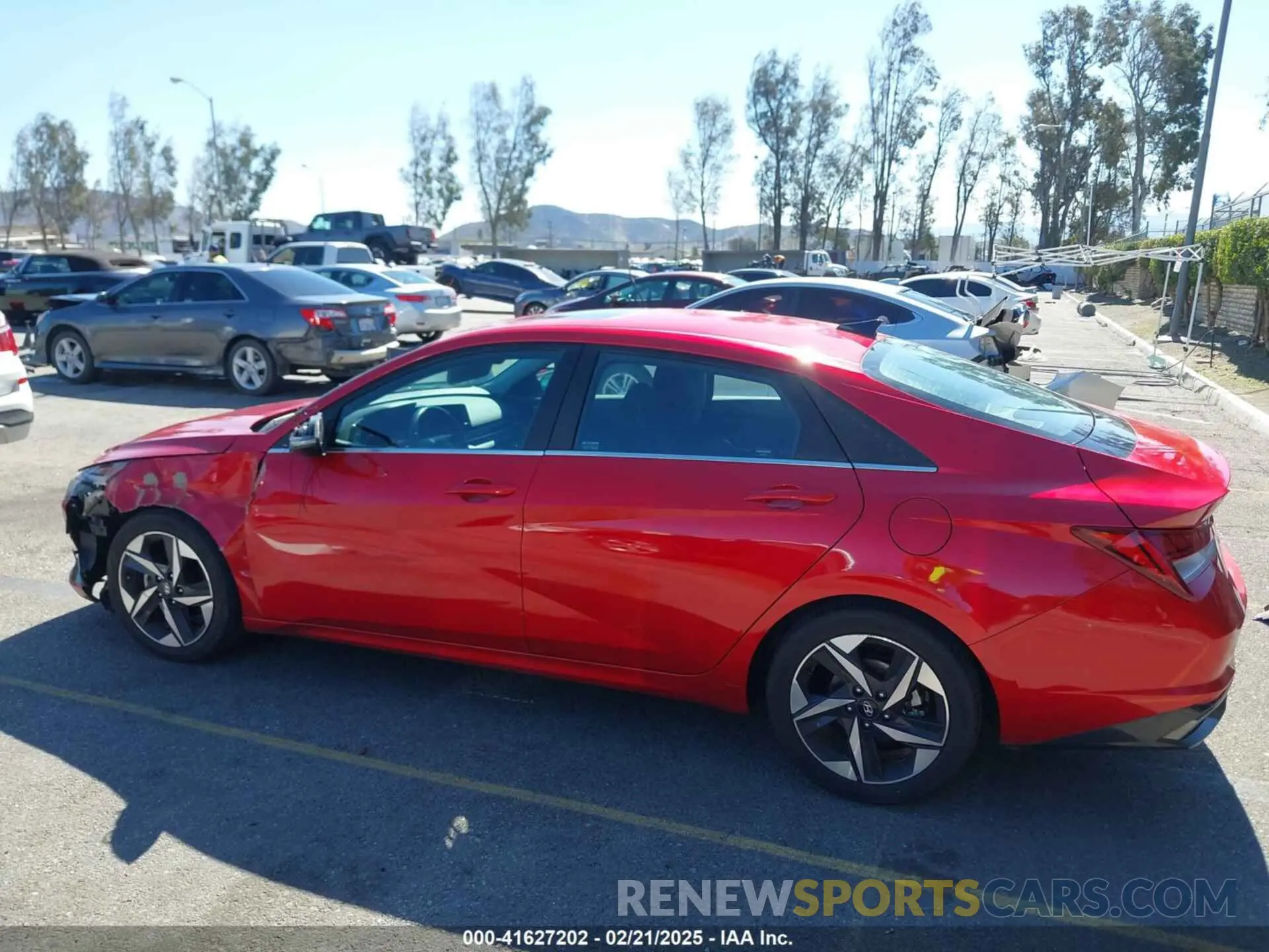 14 Photograph of a damaged car 5NPLN4AG9NH082970 HYUNDAI ELANTRA 2022