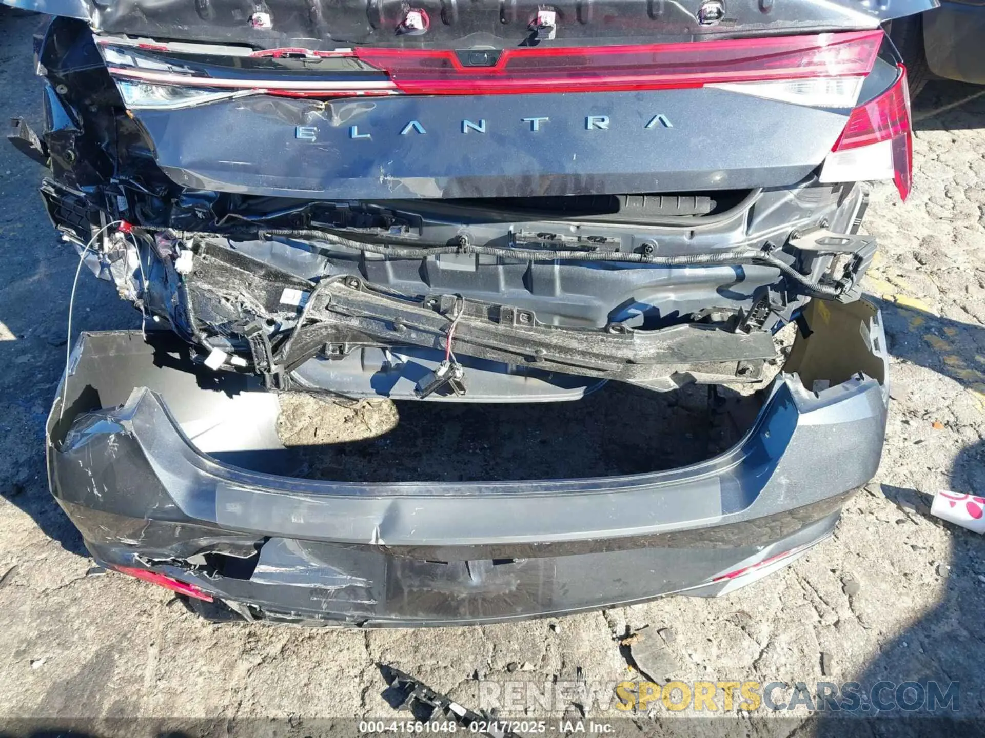 12 Photograph of a damaged car 5NPLN4AGXNH081262 HYUNDAI ELANTRA 2022