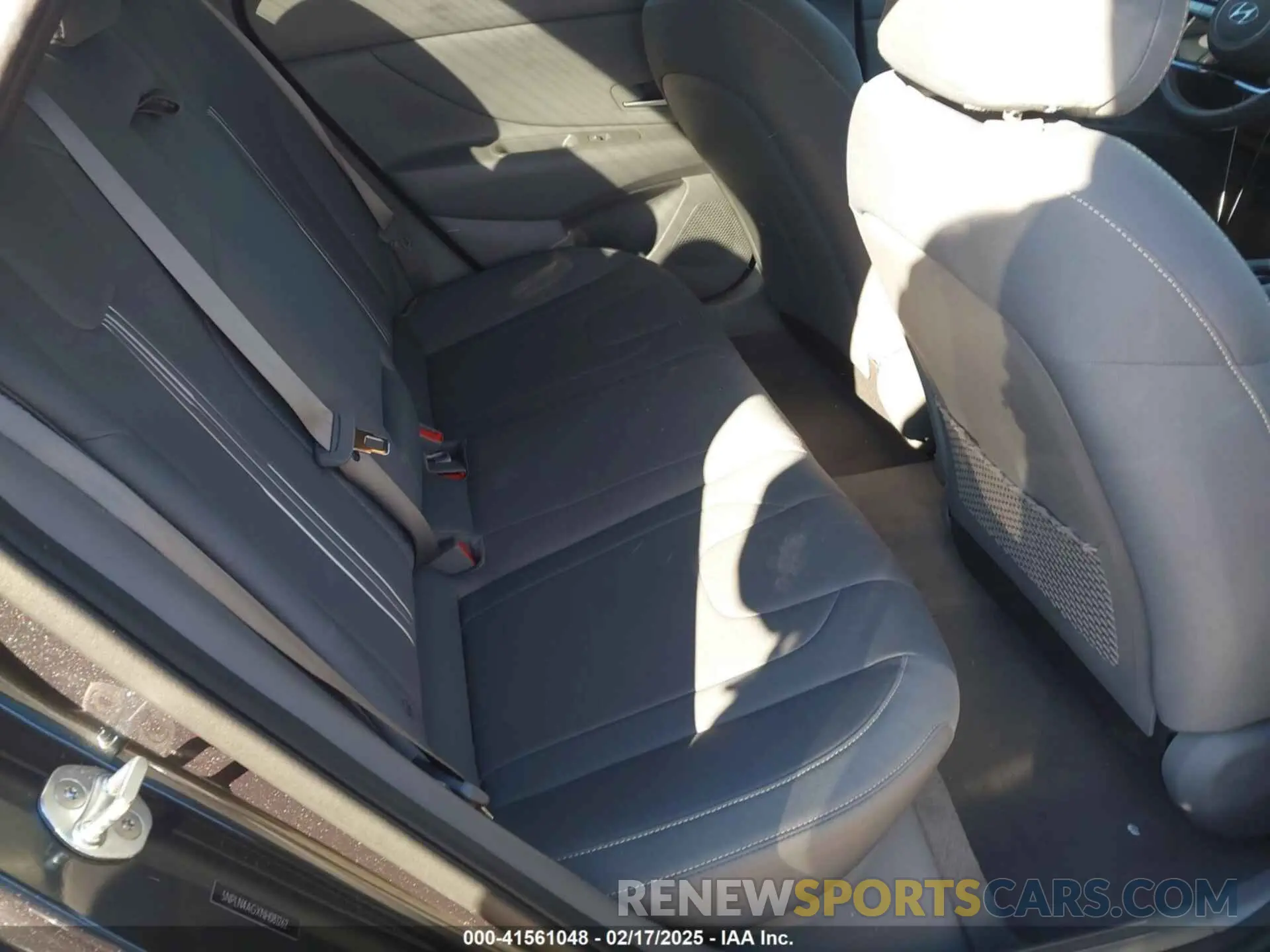 8 Photograph of a damaged car 5NPLN4AGXNH081262 HYUNDAI ELANTRA 2022