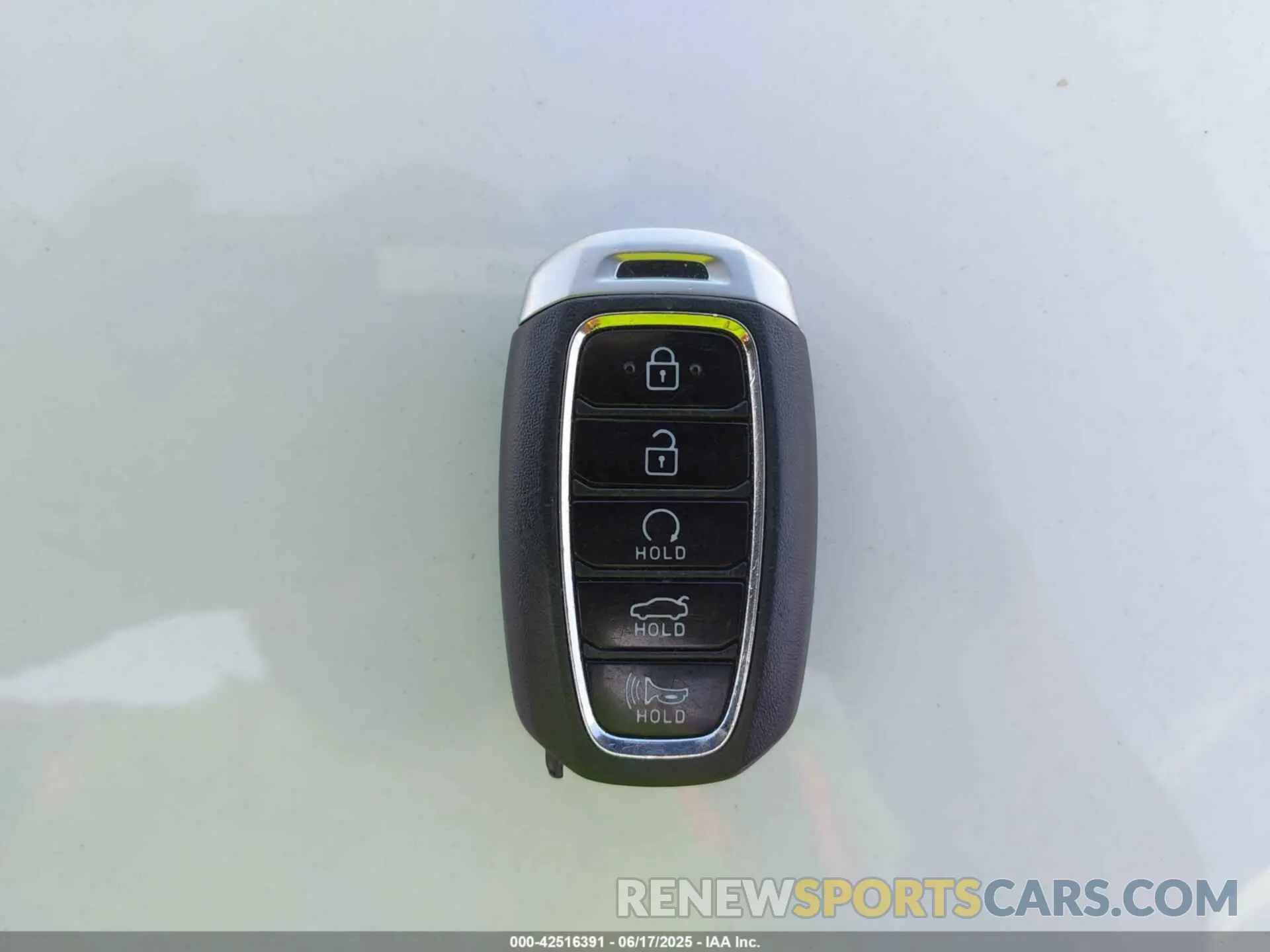 11 Photograph of a damaged car 5NPLP4AG1NH066160 HYUNDAI ELANTRA 2022