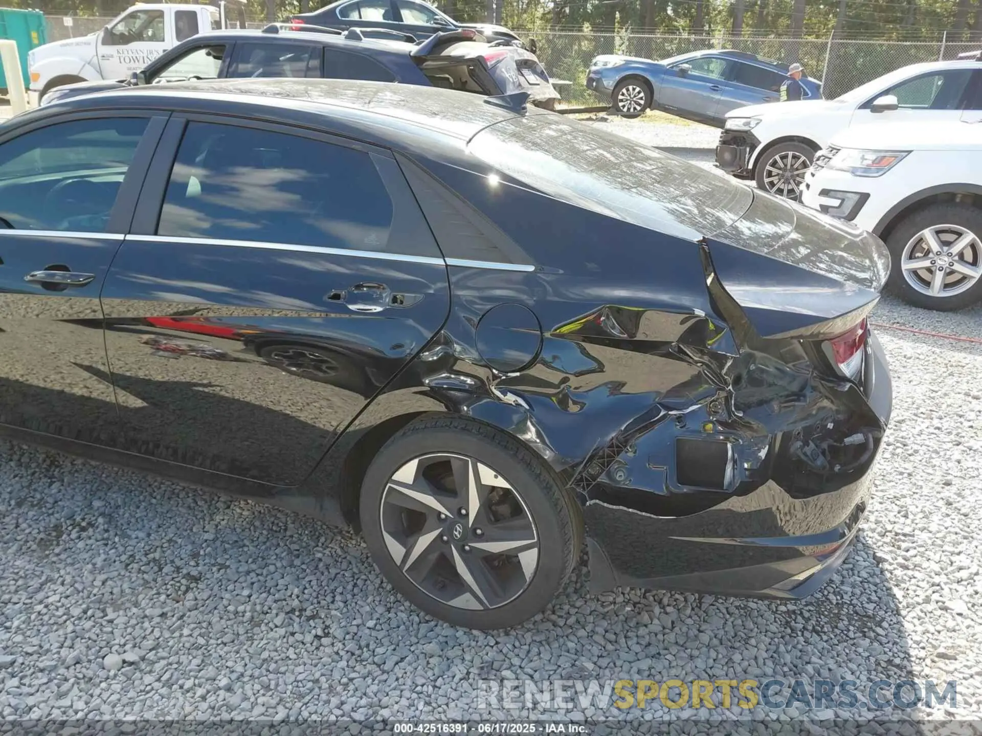 6 Photograph of a damaged car 5NPLP4AG1NH066160 HYUNDAI ELANTRA 2022