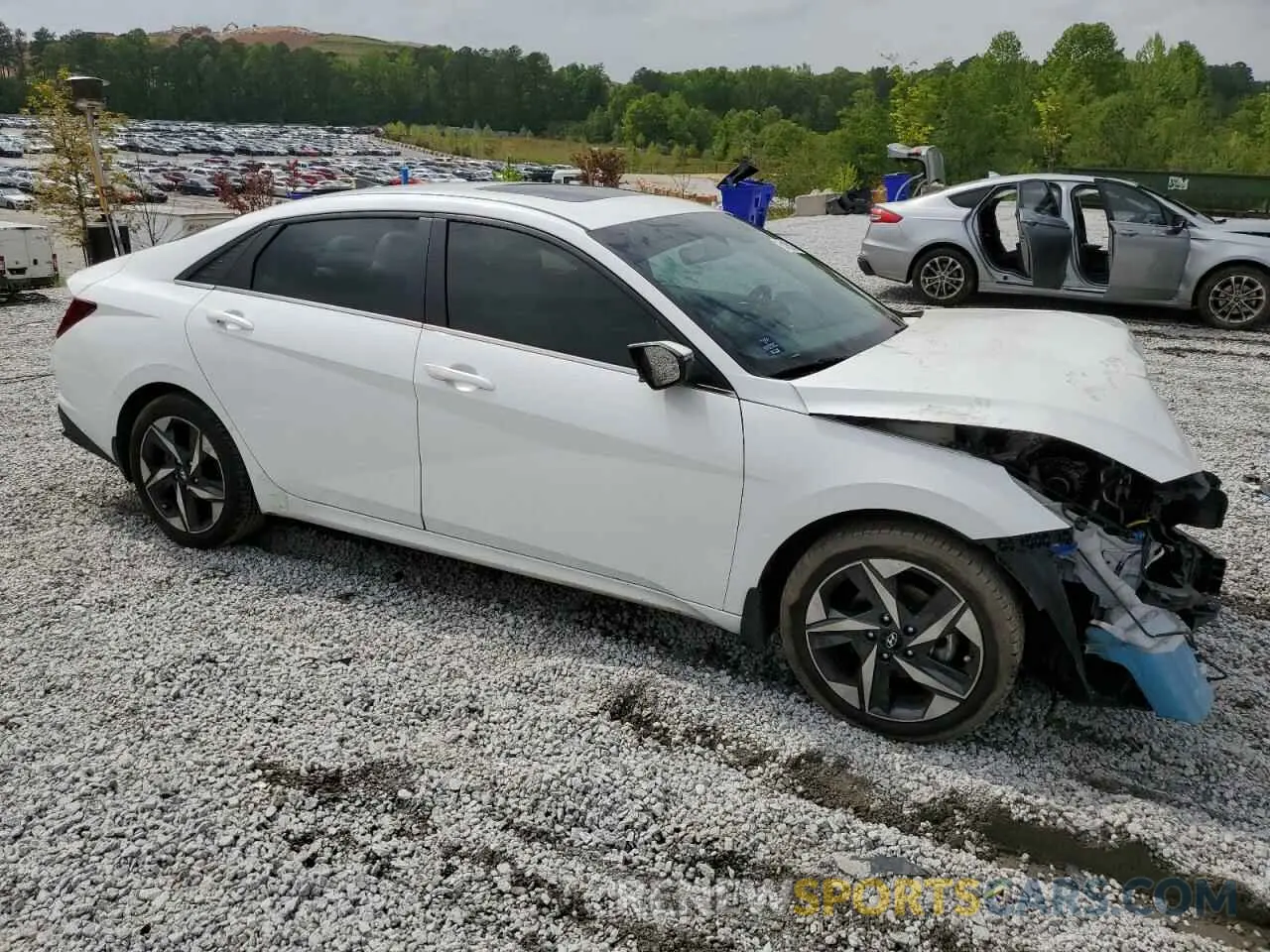 4 Photograph of a damaged car 5NPLP4AG6NH069524 HYUNDAI ELANTRA 2022
