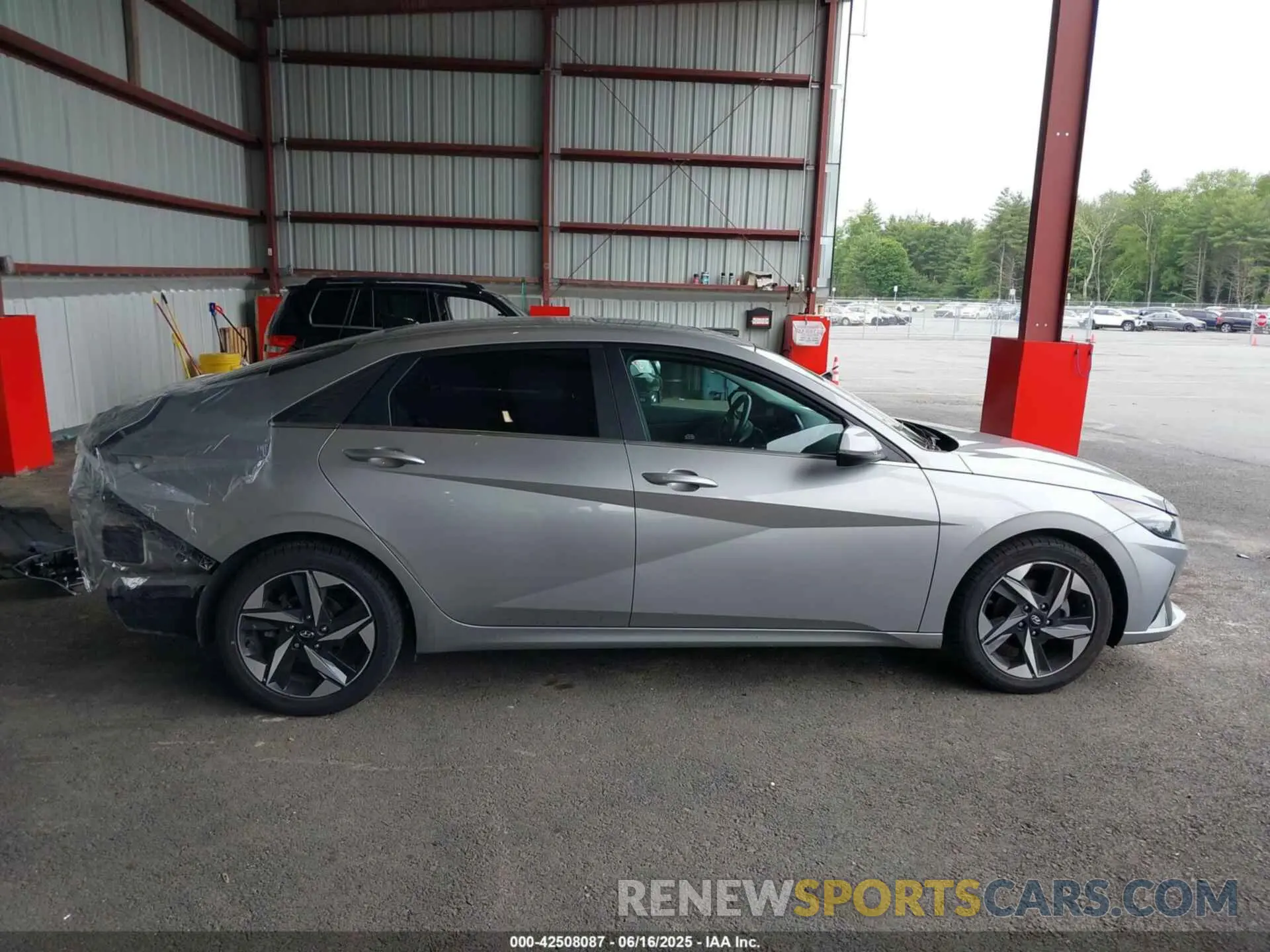14 Photograph of a damaged car 5NPLP4AG8NH069931 HYUNDAI ELANTRA 2022