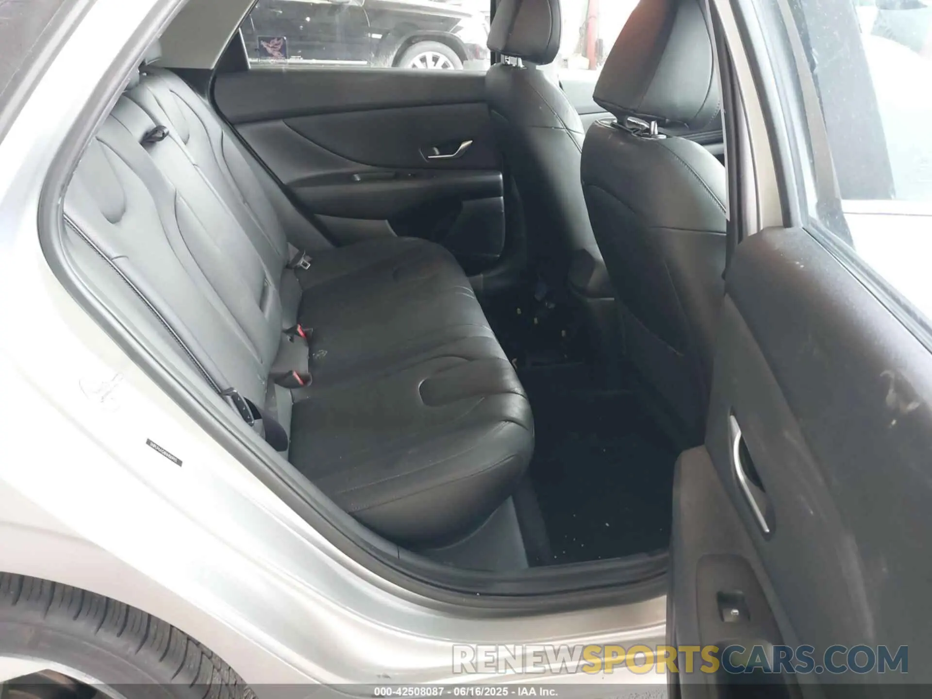 8 Photograph of a damaged car 5NPLP4AG8NH069931 HYUNDAI ELANTRA 2022