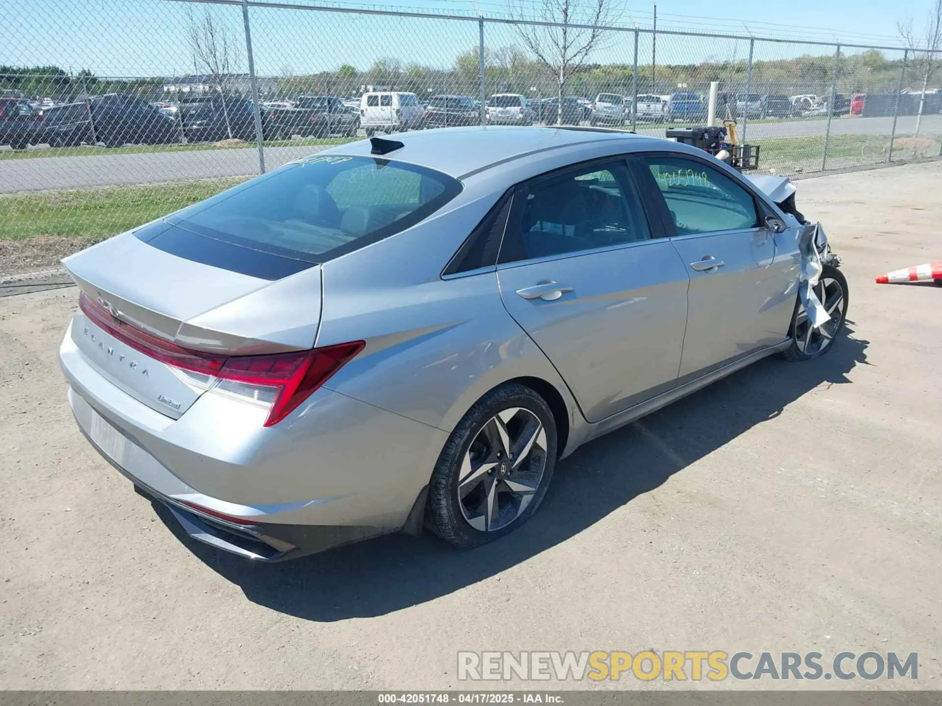 4 Photograph of a damaged car 5NPLP4AG8NH078032 HYUNDAI ELANTRA 2022