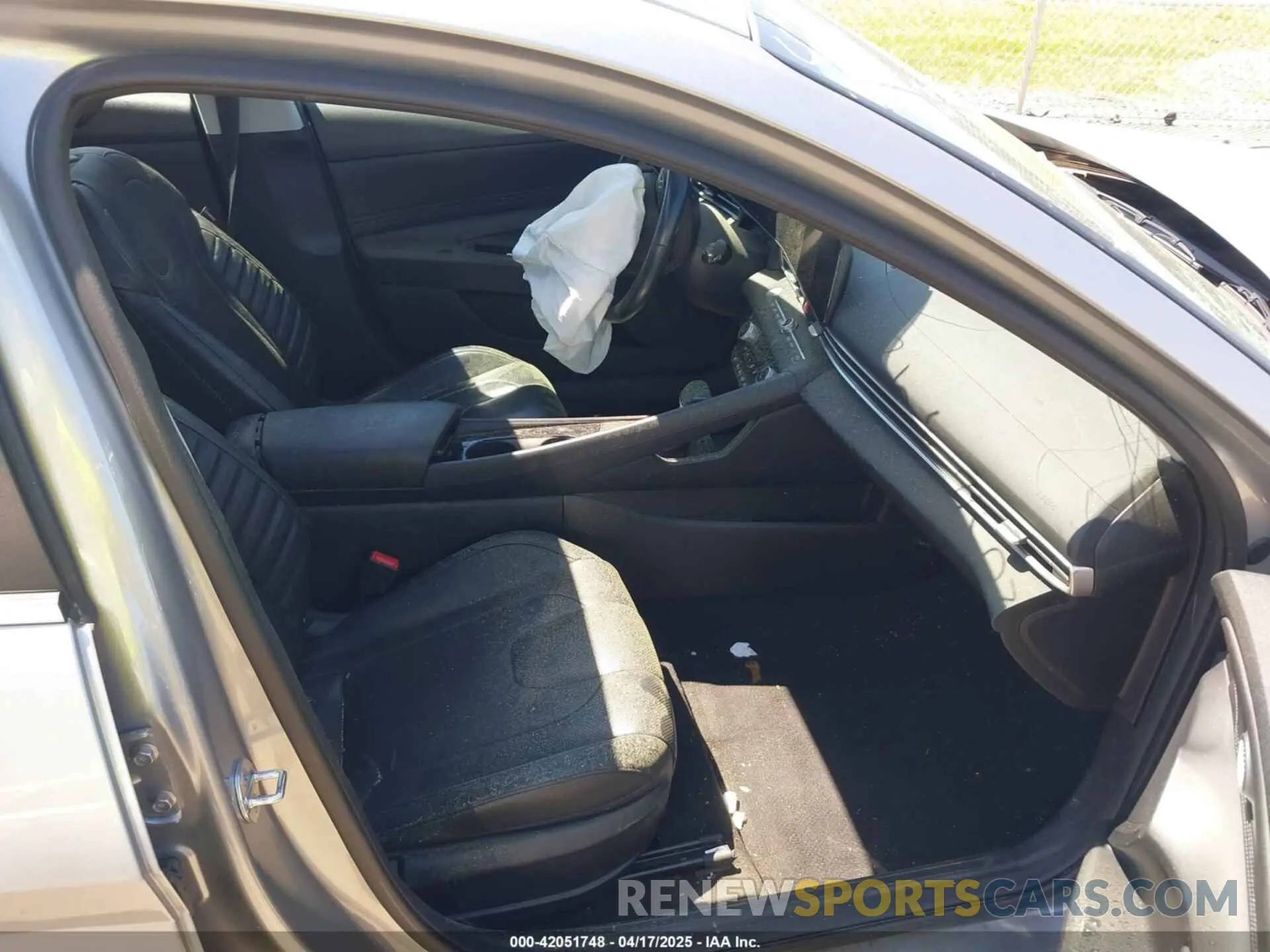 5 Photograph of a damaged car 5NPLP4AG8NH078032 HYUNDAI ELANTRA 2022