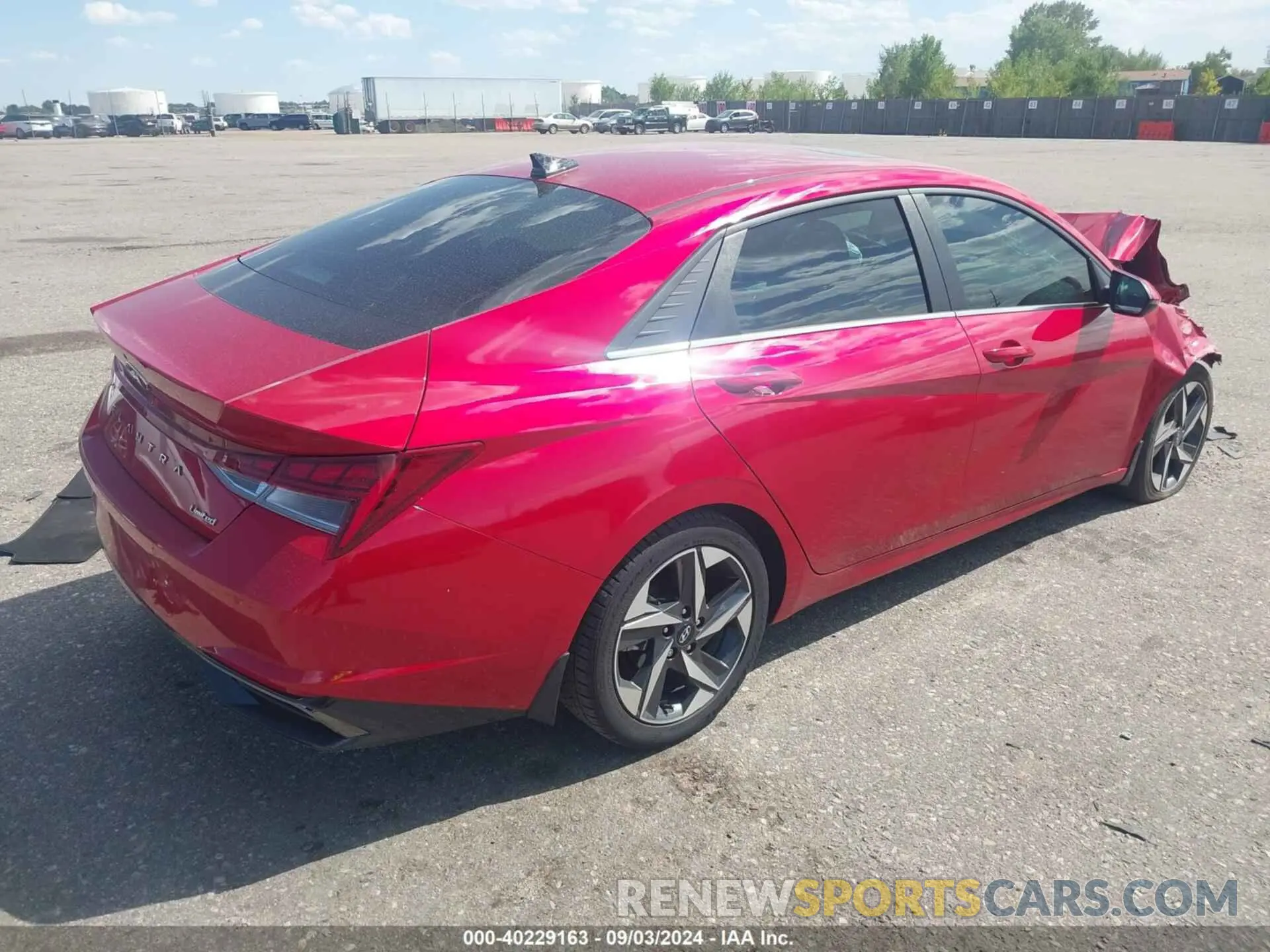4 Photograph of a damaged car 5NPLP4AGXNH067579 HYUNDAI ELANTRA 2022