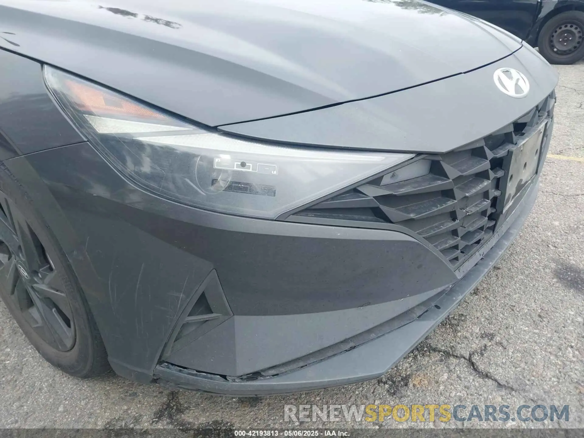 18 Photograph of a damaged car 5NPLS4AG0NH064477 HYUNDAI ELANTRA 2022