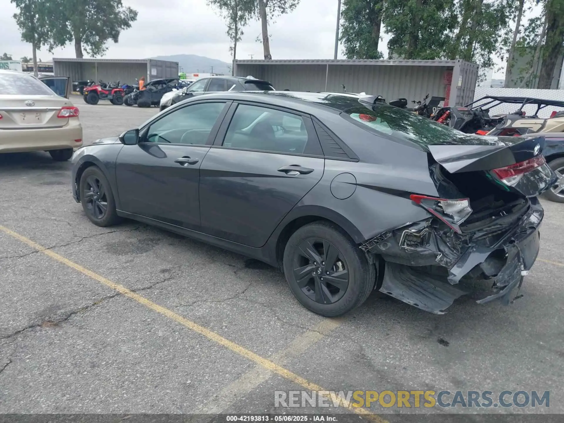 3 Photograph of a damaged car 5NPLS4AG0NH064477 HYUNDAI ELANTRA 2022