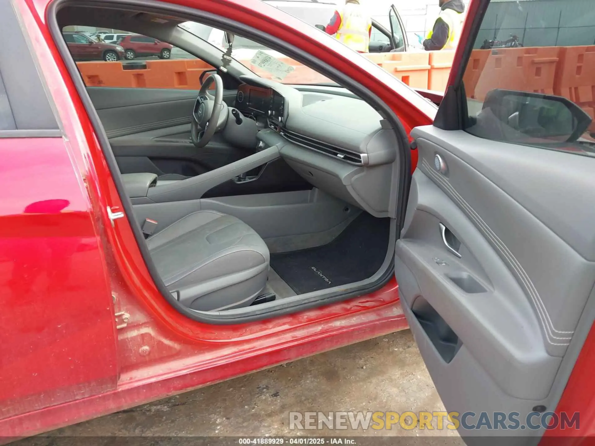 5 Photograph of a damaged car 5NPLS4AG0NH077407 HYUNDAI ELANTRA 2022