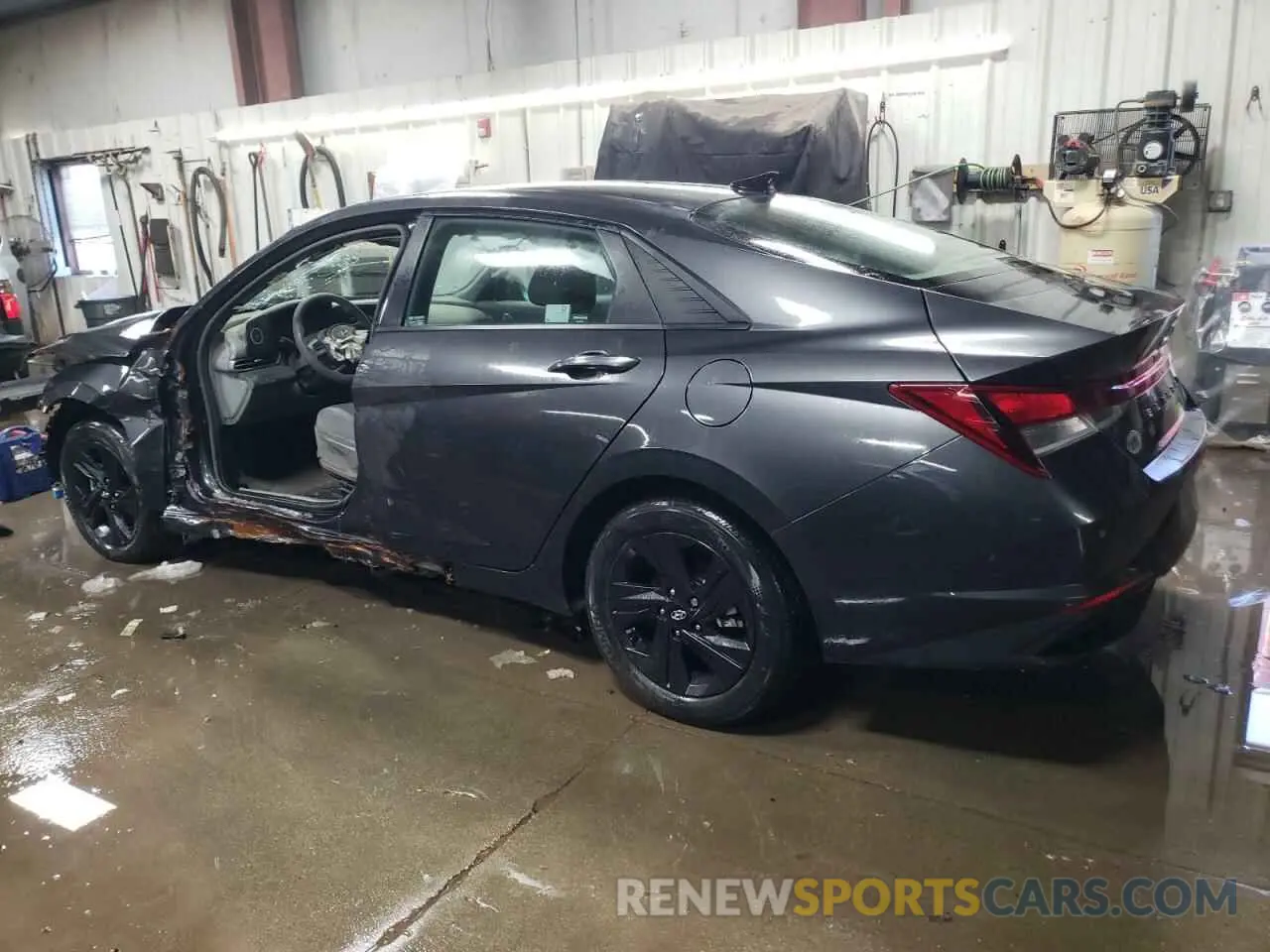 2 Photograph of a damaged car 5NPLS4AG1NH055223 HYUNDAI ELANTRA 2022