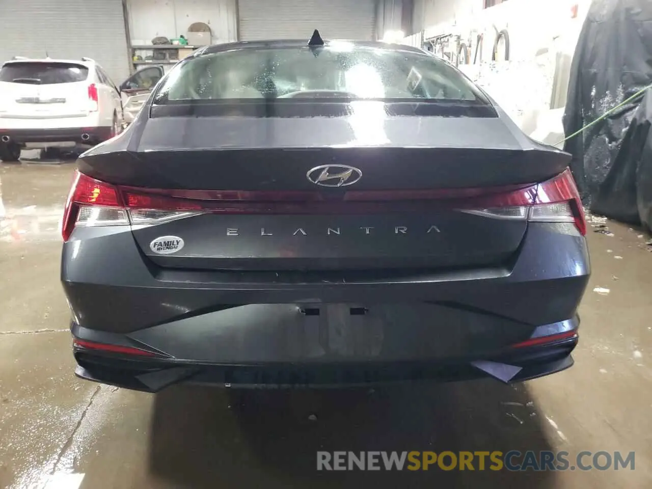 6 Photograph of a damaged car 5NPLS4AG1NH055223 HYUNDAI ELANTRA 2022