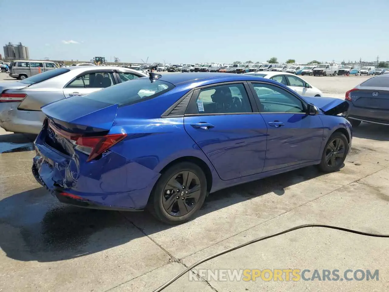 3 Photograph of a damaged car 5NPLS4AG1NH056761 HYUNDAI ELANTRA 2022
